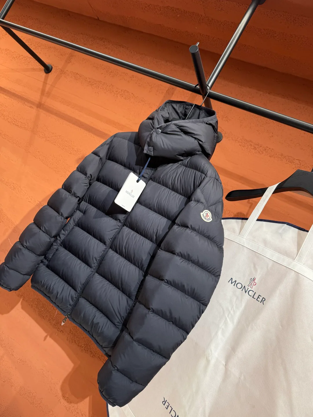 Men's Jackets And Down Jackets MONCLER 18047942