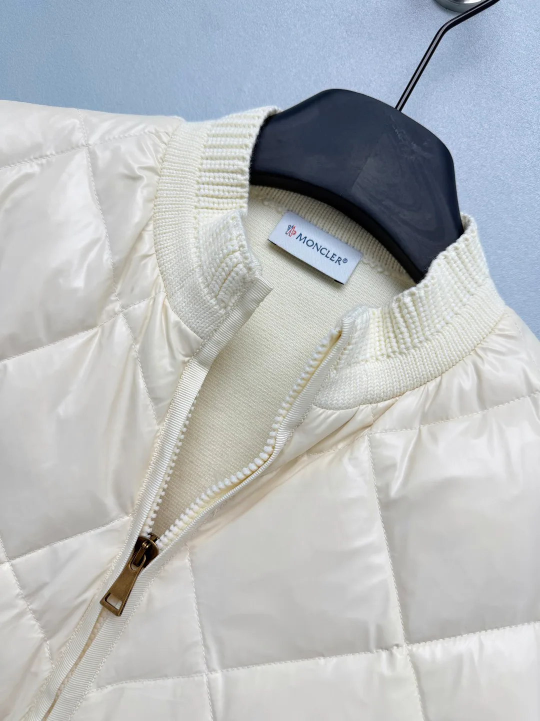 Women's Jackets And Down Jackets MONCLER 17941124