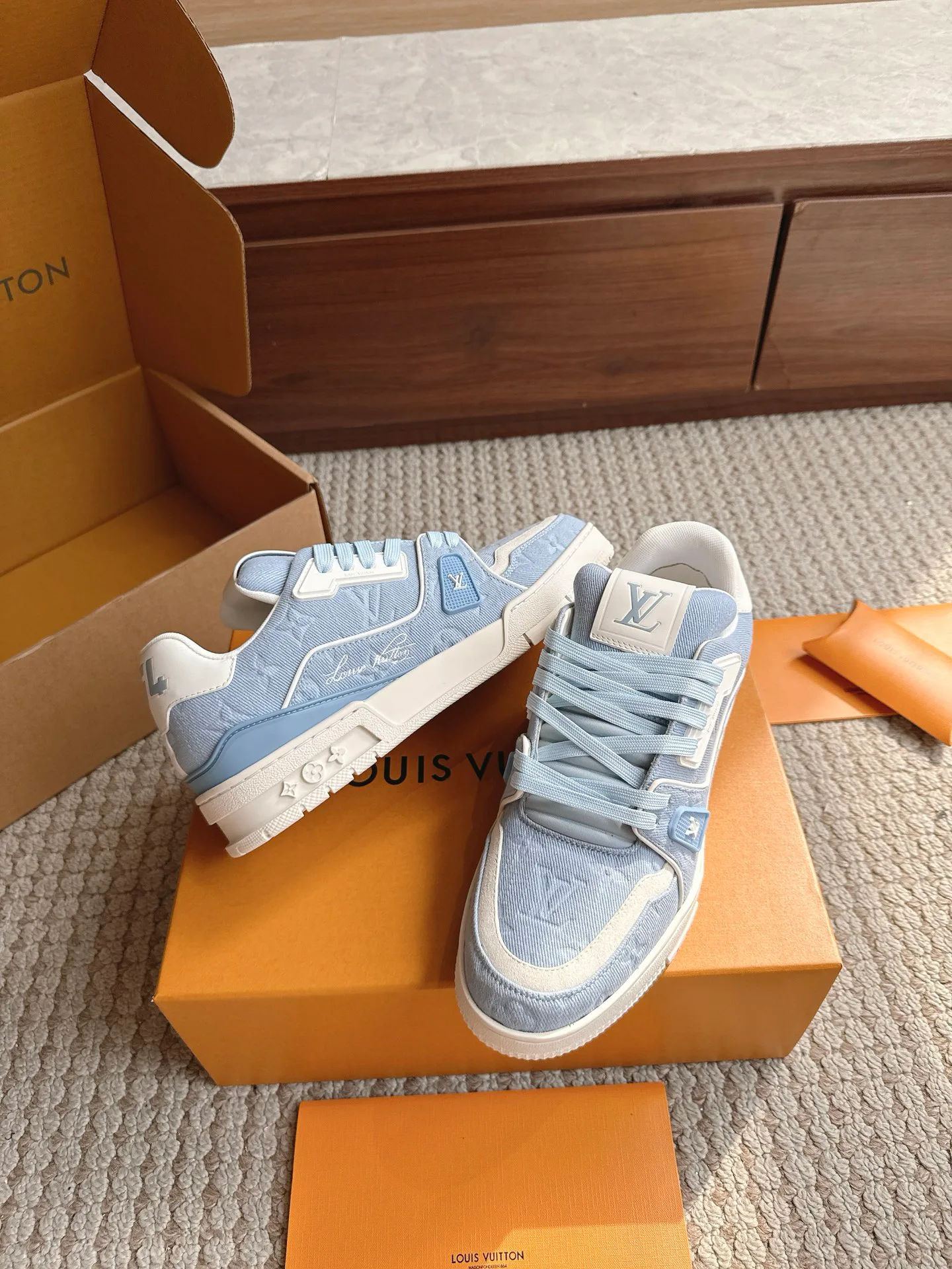 Men's Sneakers LOUIS VUITTON 17477016