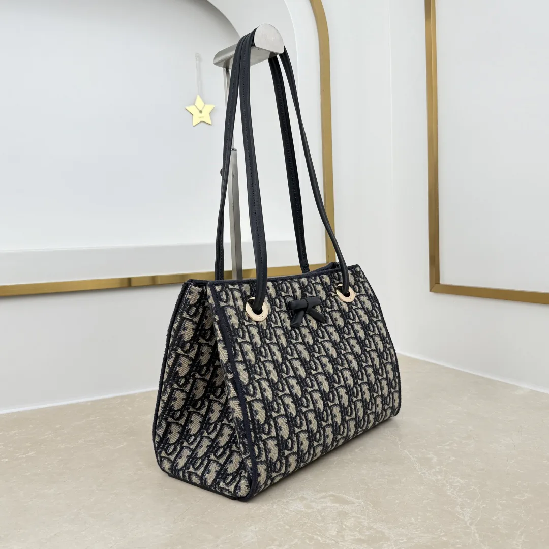 Классические Сумки Женские Christian Dior 18573848