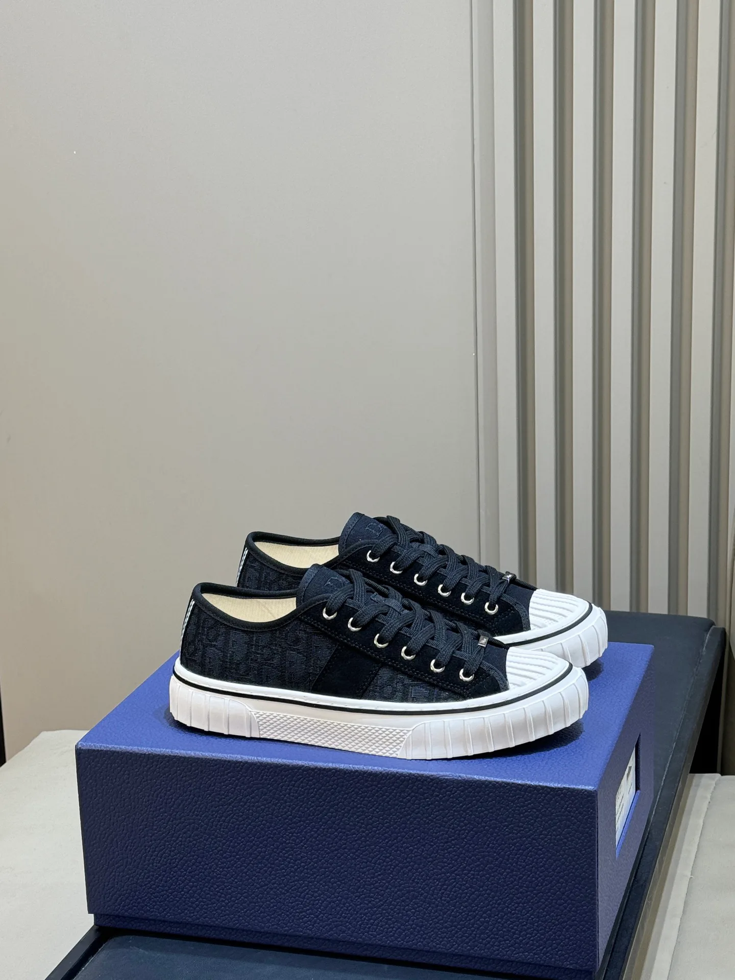 Women's Sneakers CHRISTIAN DIOR 17915341