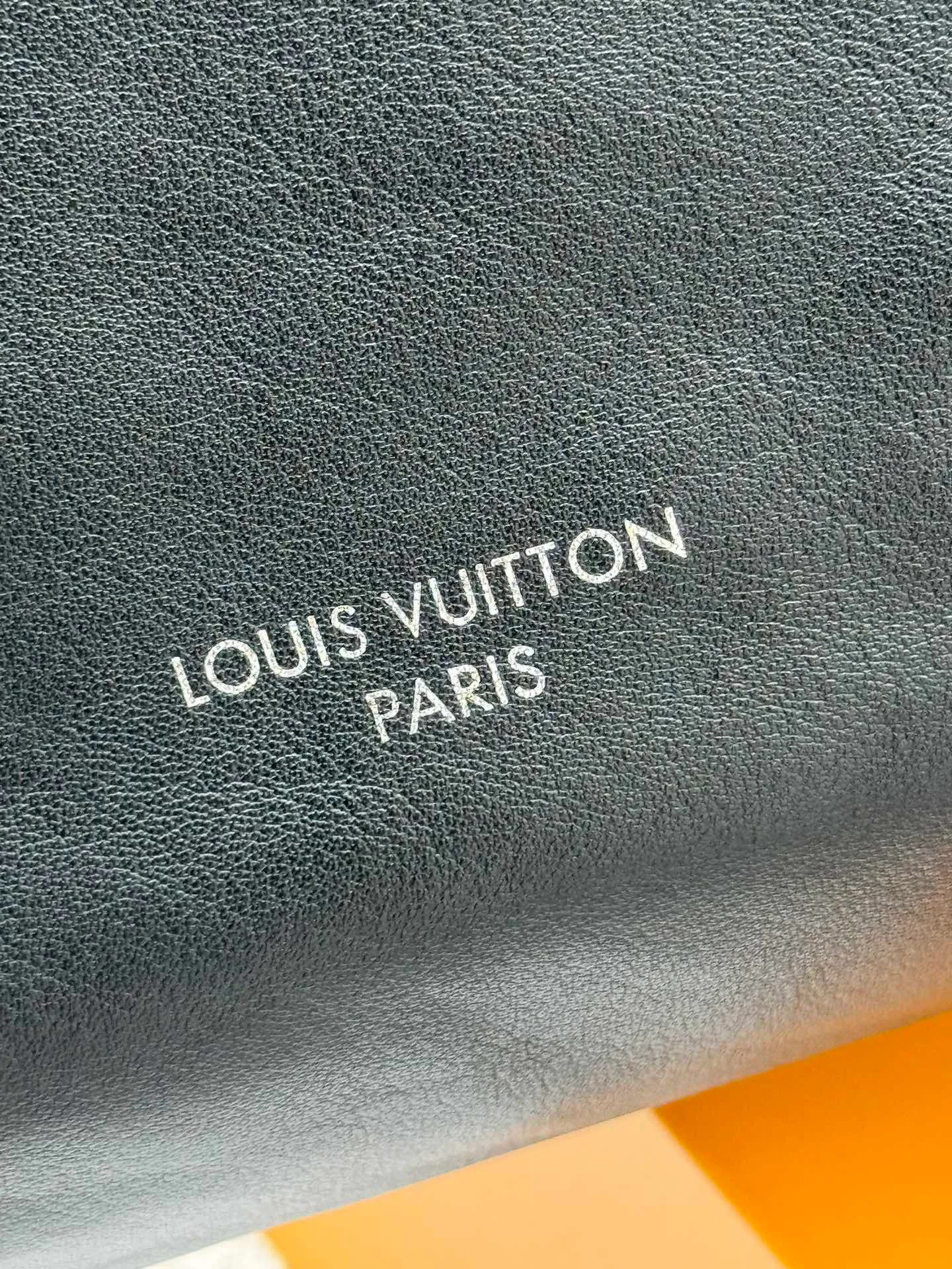 Women's Classic Handbags LOUIS VUITTON 18376379