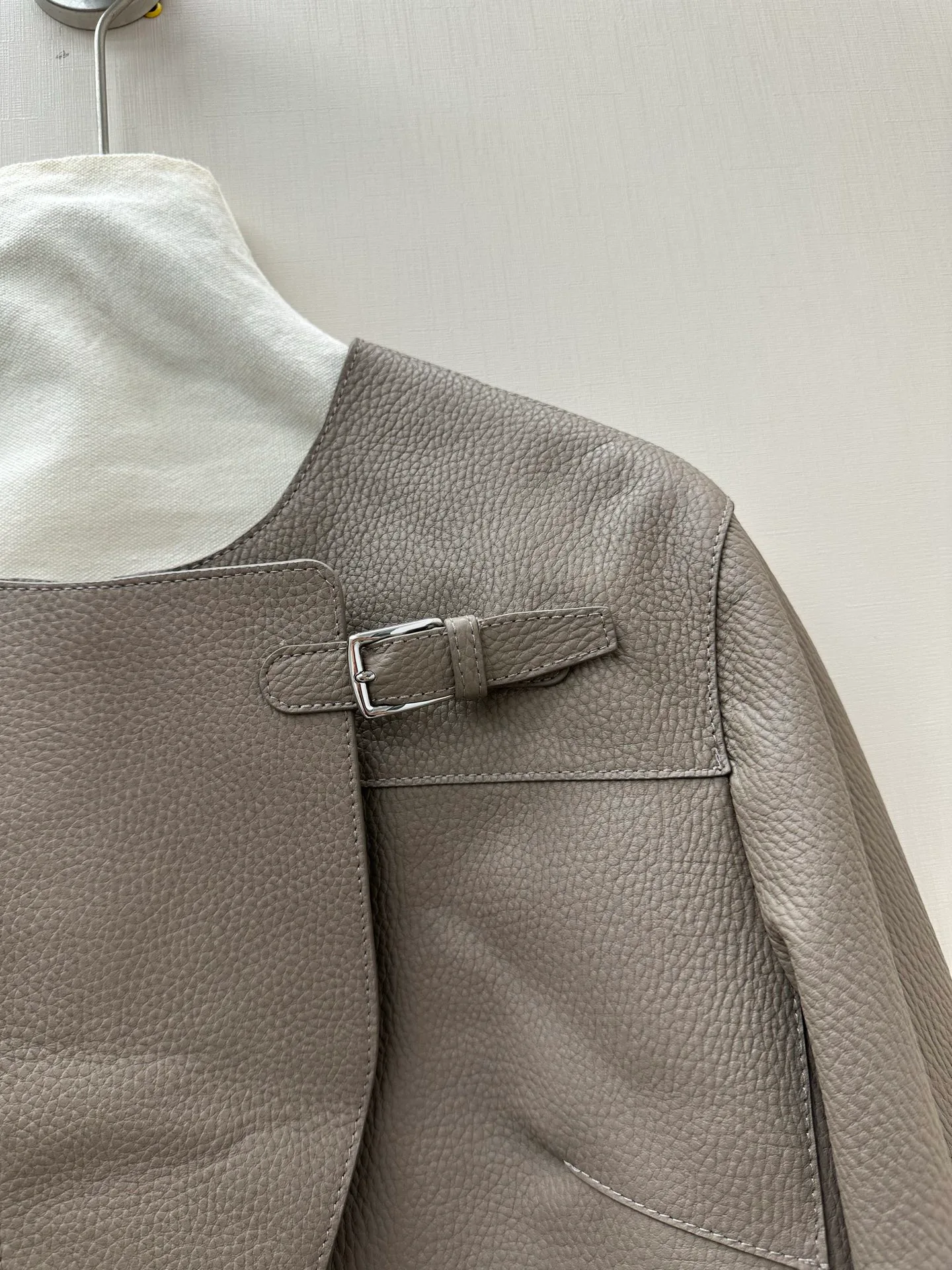 Women's Leather Jackets And Sheepskin Coats HERMES 17940575