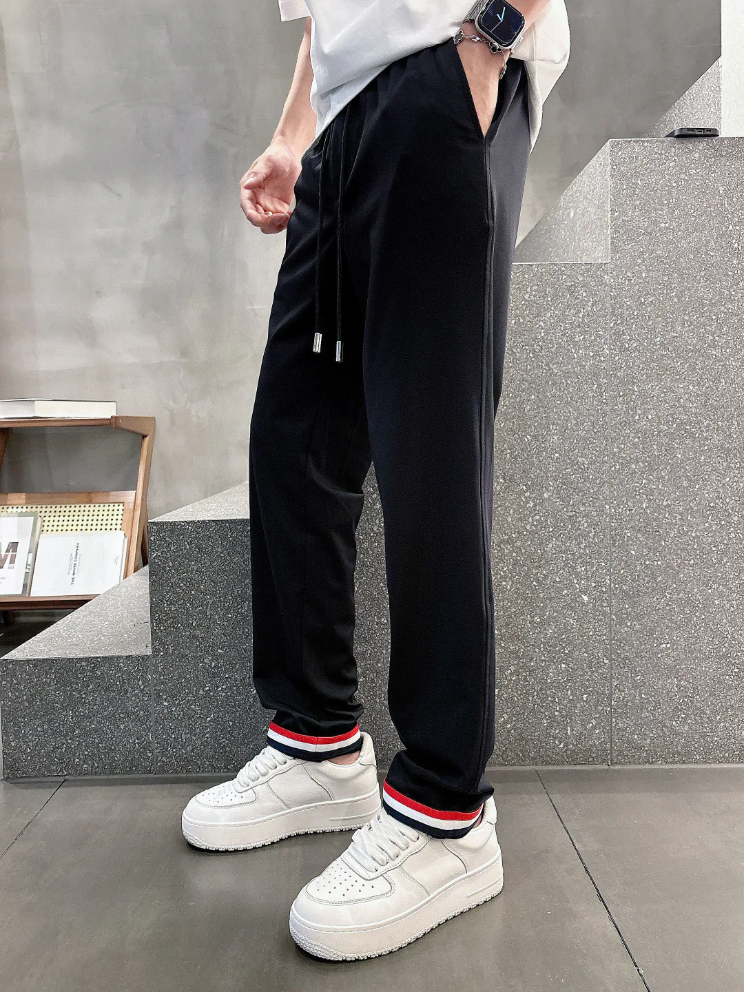 Men's Trousers MONCLER 18097666