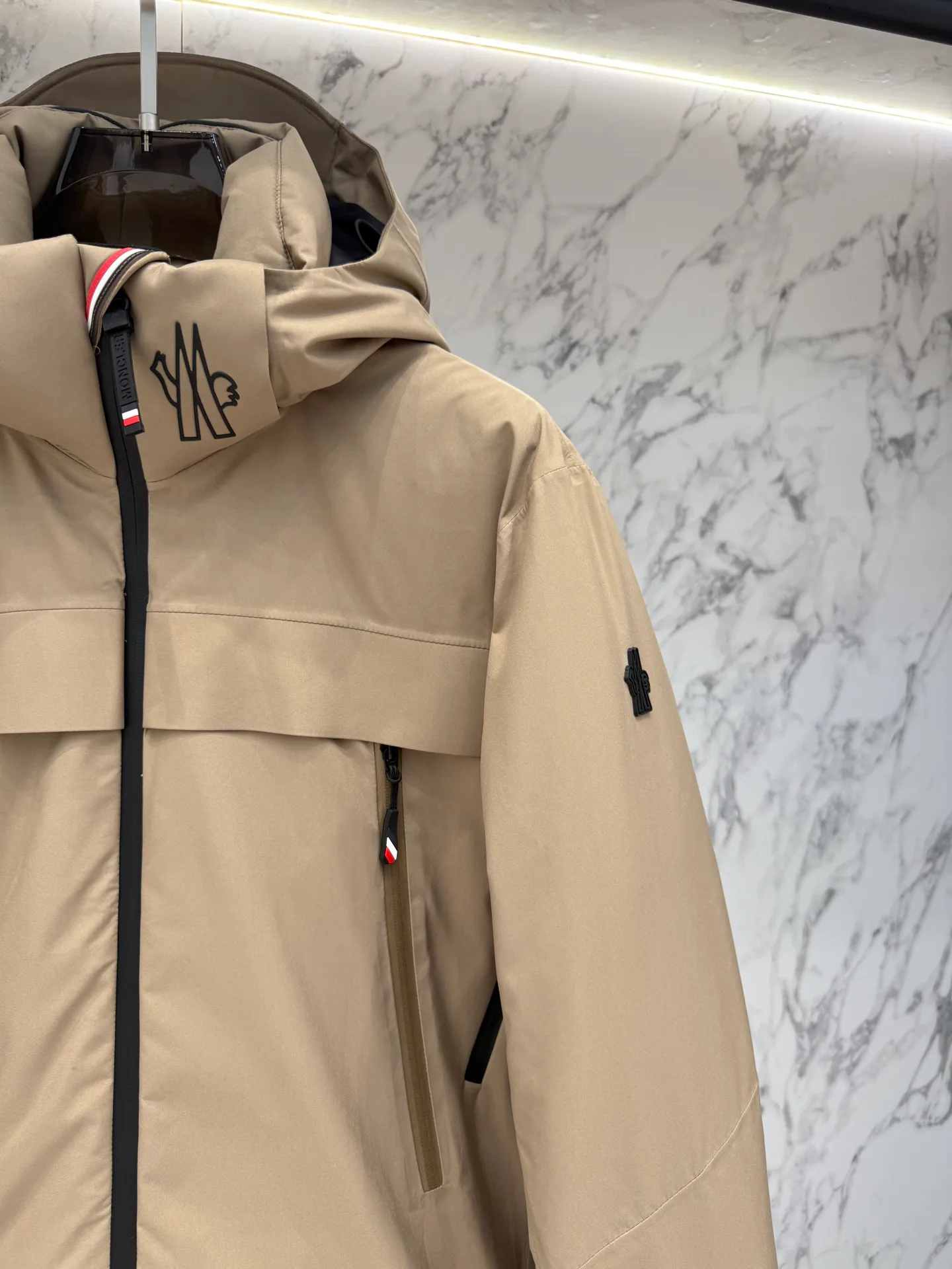 Men's Jackets And Down Jackets MONCLER 18279257