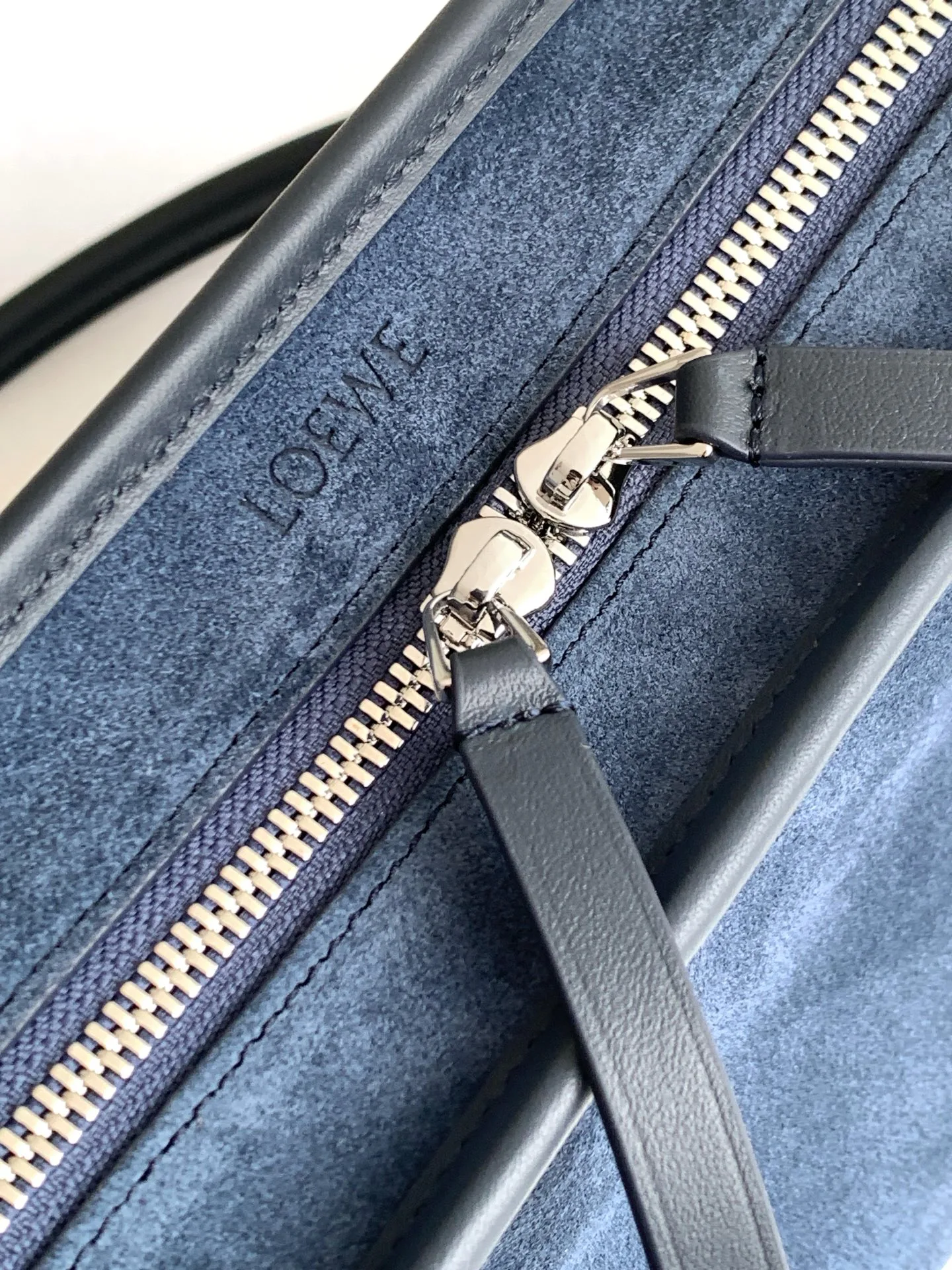 Women's Classic Handbags LOEWE 18004761