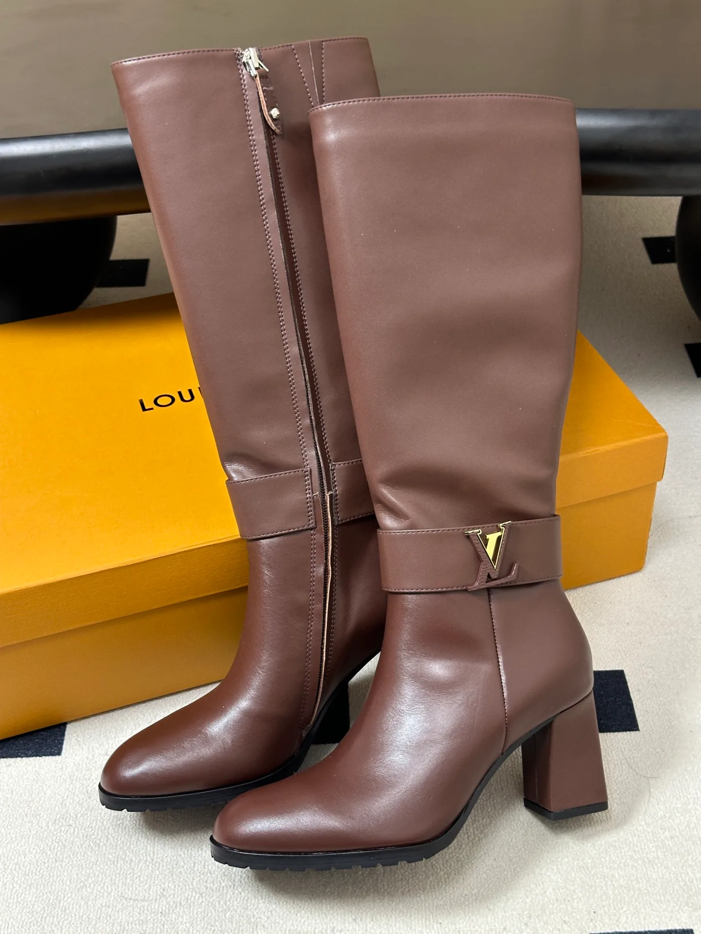 Women's Boots LOUIS VUITTON 18388112