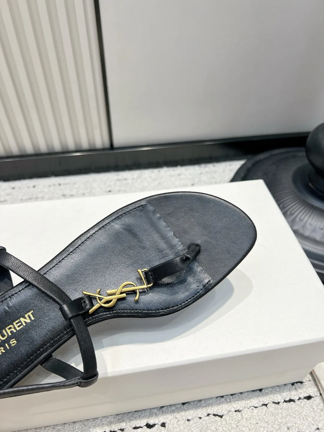Women's Flip-Flops SAINT LAURENT 17578042