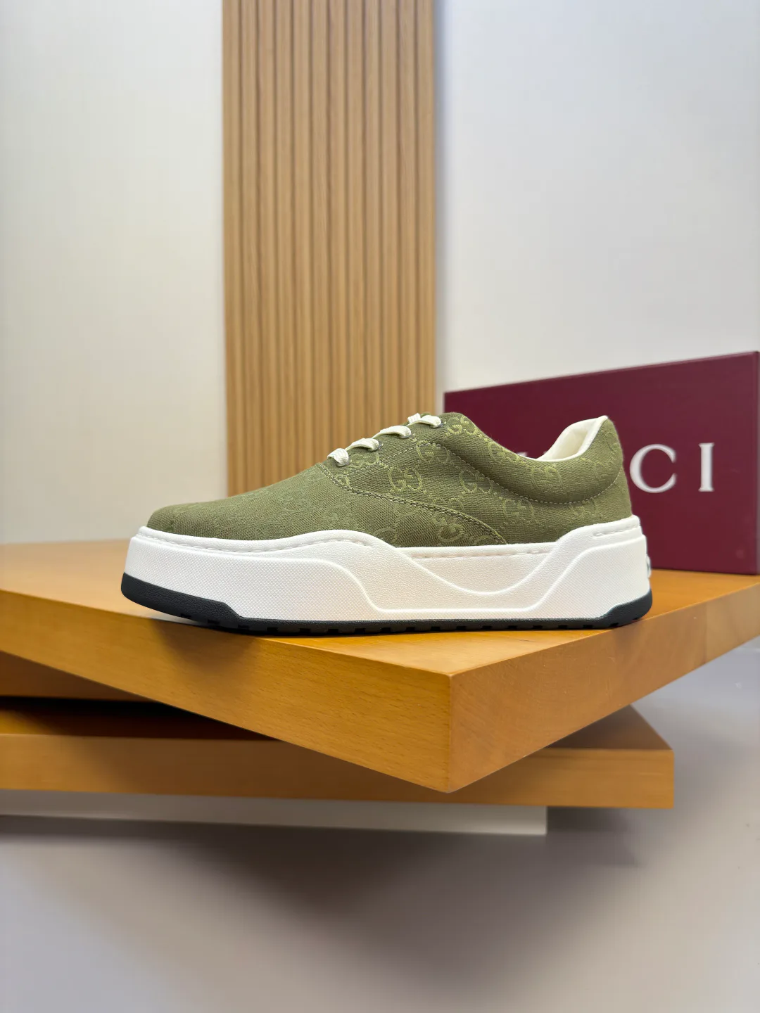 Men's Sneakers GUCCI 17368520