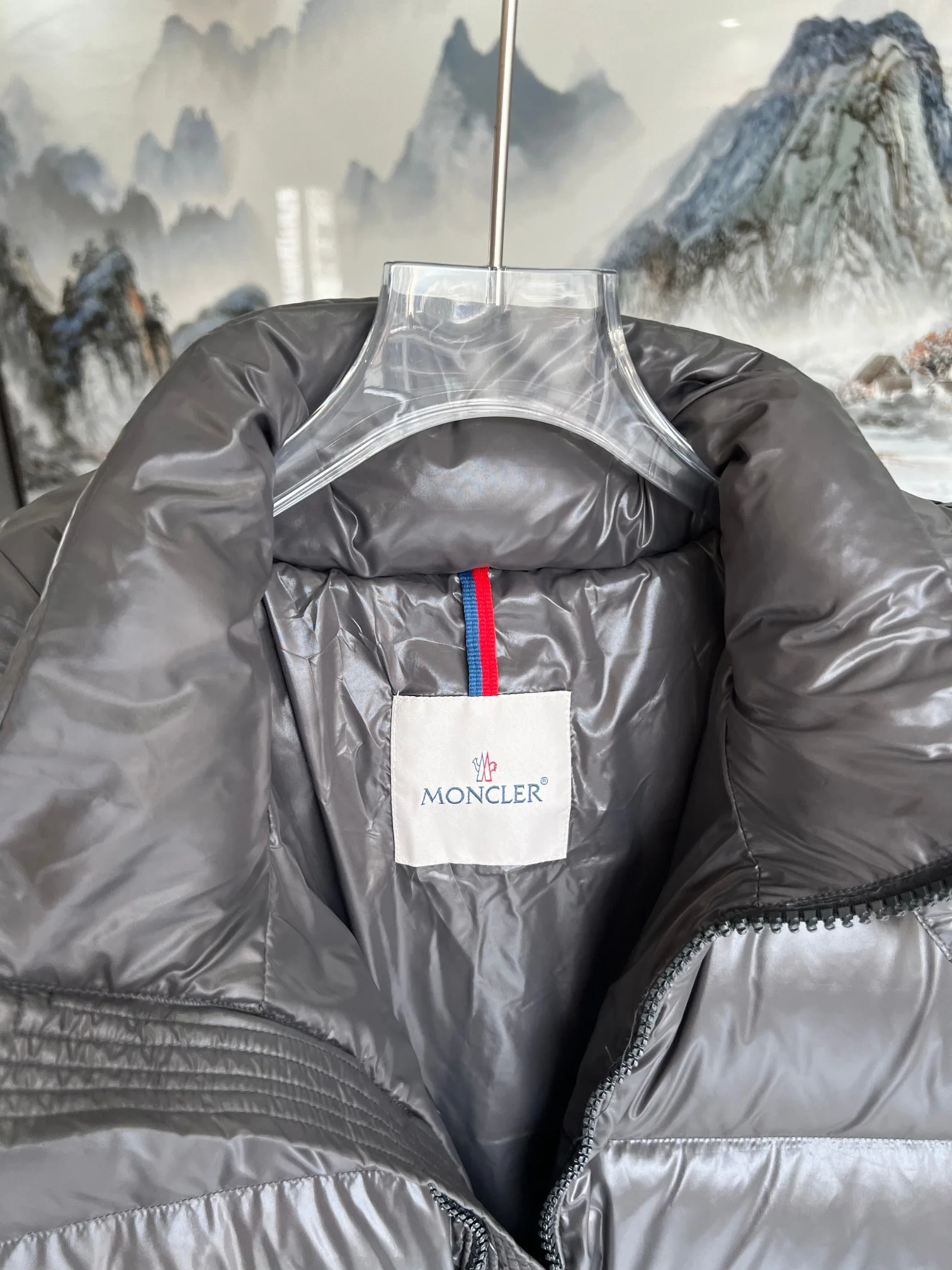 Women's Jackets And Down Jackets MONCLER 18415682