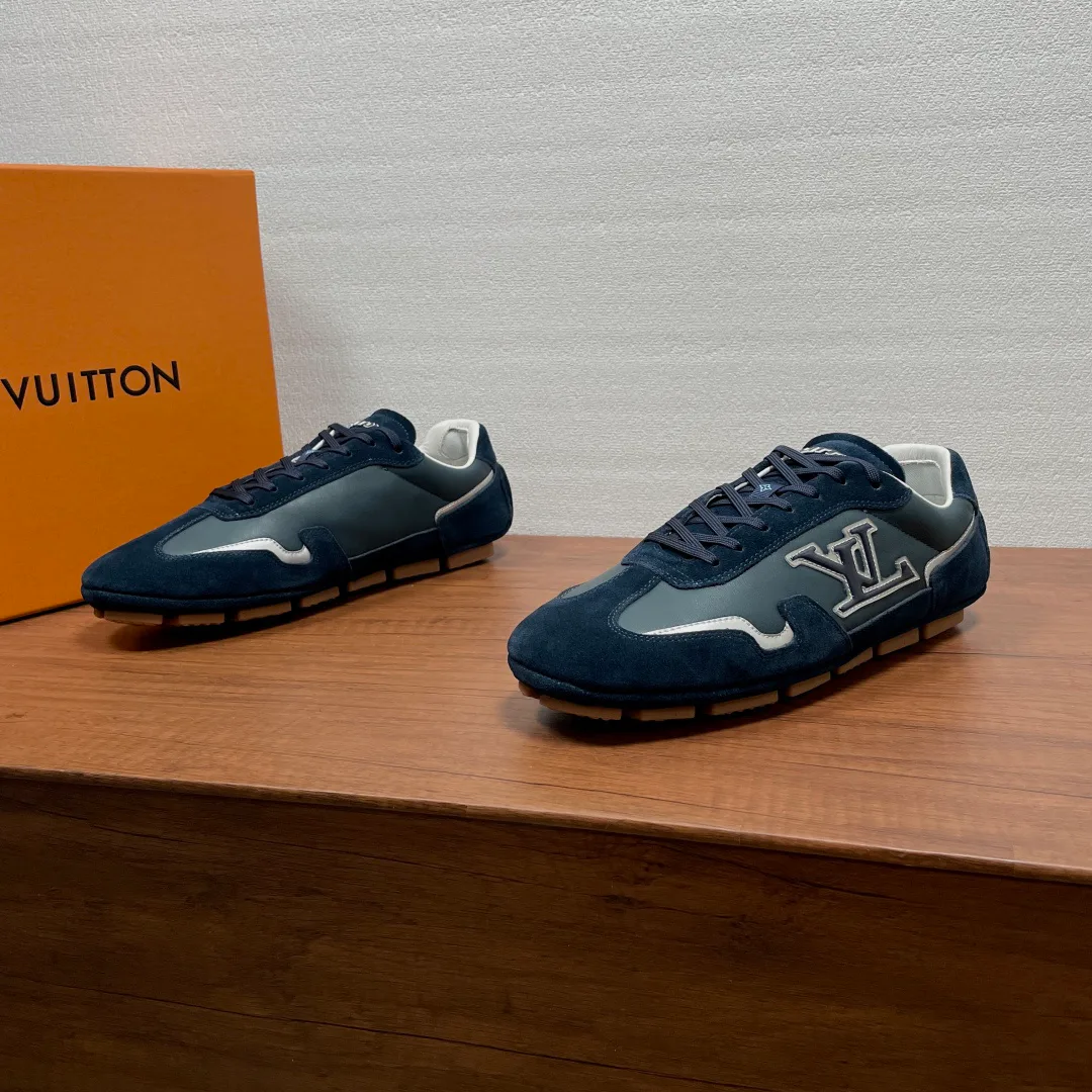 Men's Sneakers LOUIS VUITTON 17542528