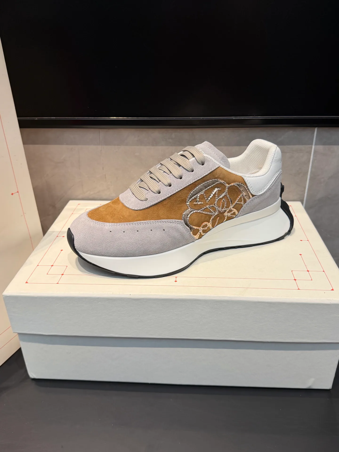Women's Sneakers ALEXANDER MCQUEEN 18363886