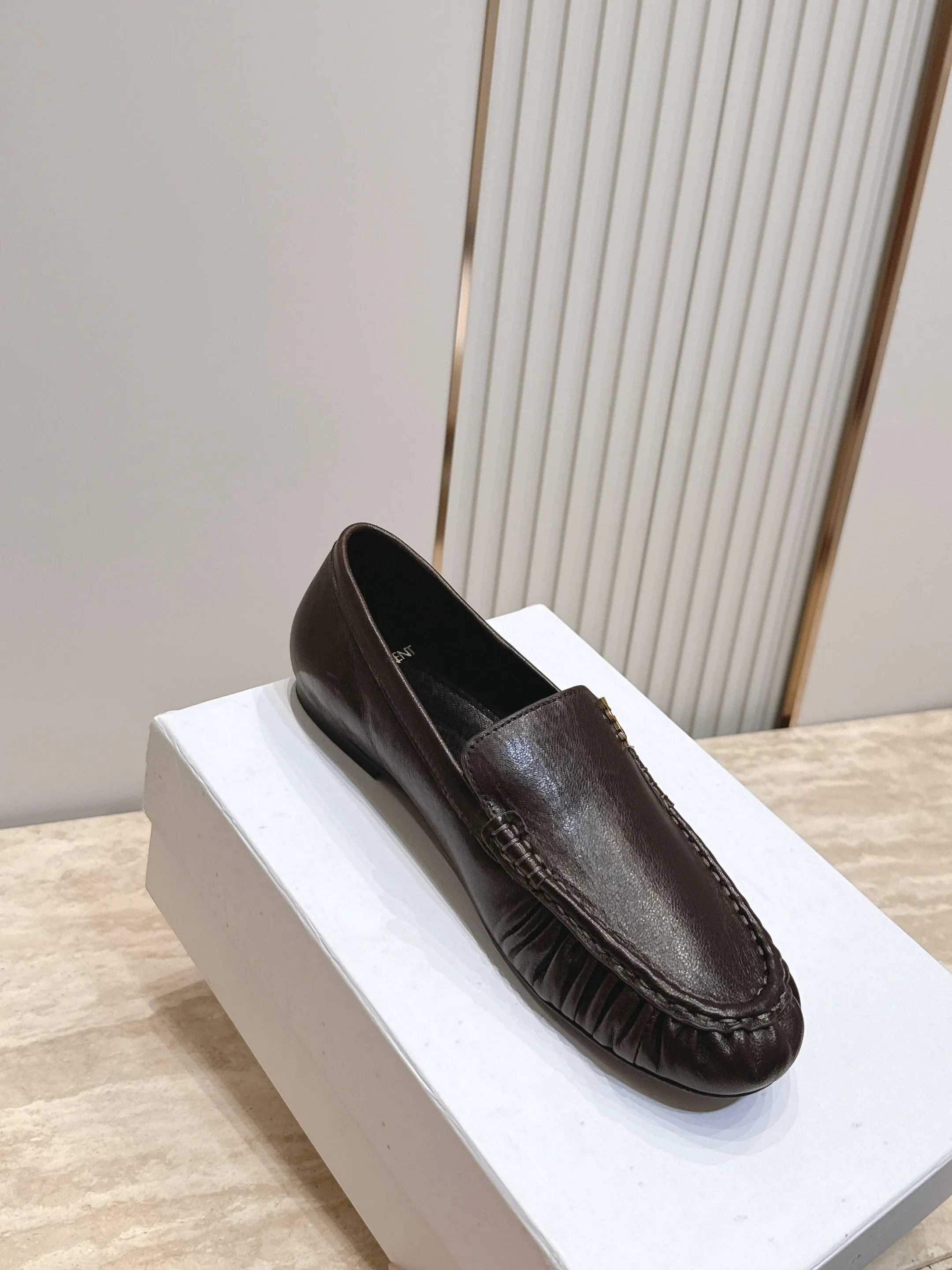 Women's Loafers And Moccasins SAINT LAURENT 17701344