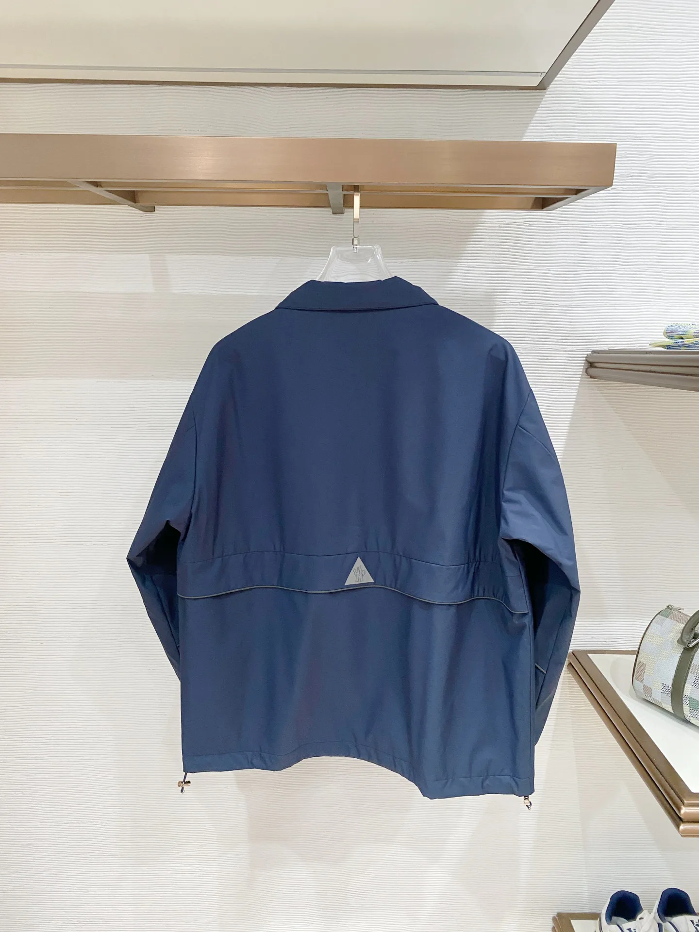 Куртки И Пуховики Мужские Moncler 18618729