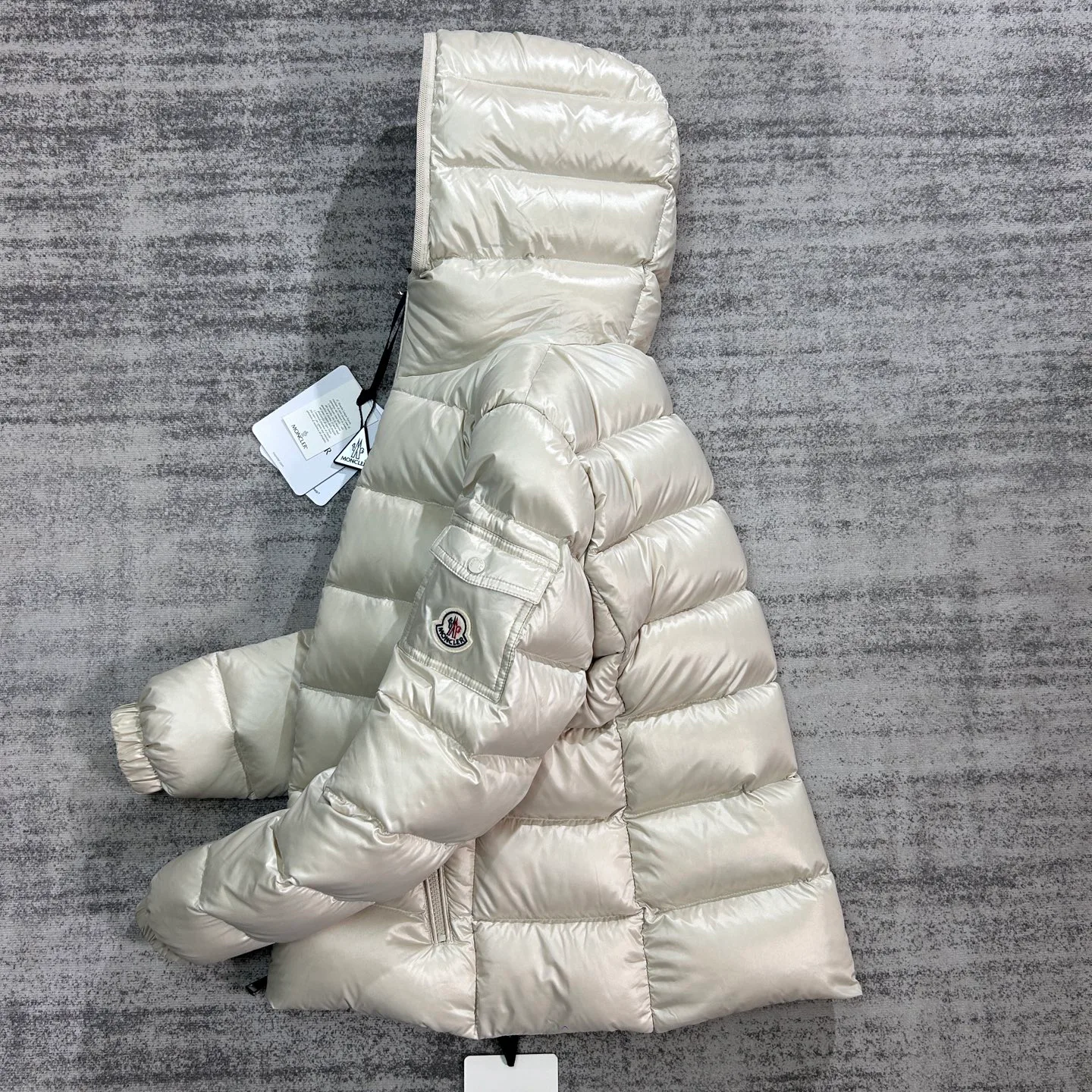 Women's Jackets And Down Jackets MONCLER 18354333