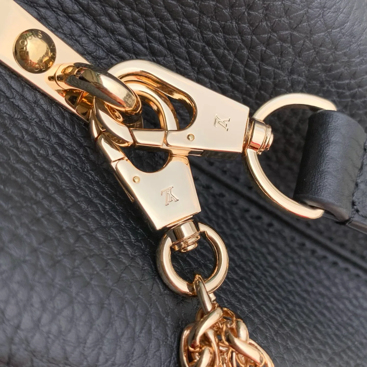 Women's Classic Handbags LOUIS VUITTON 18147535
