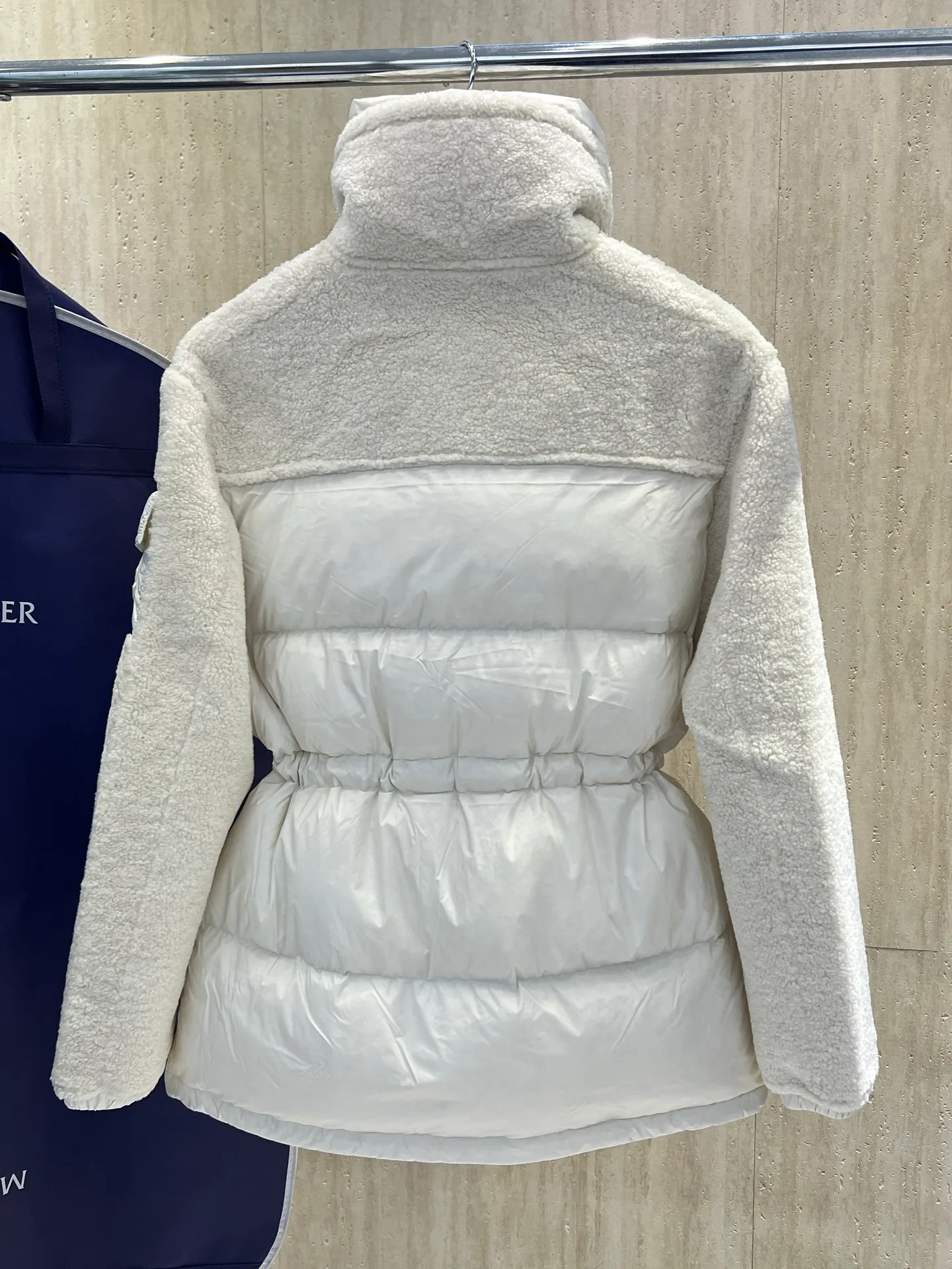 Куртки И Пуховики Мужские Moncler 18683943