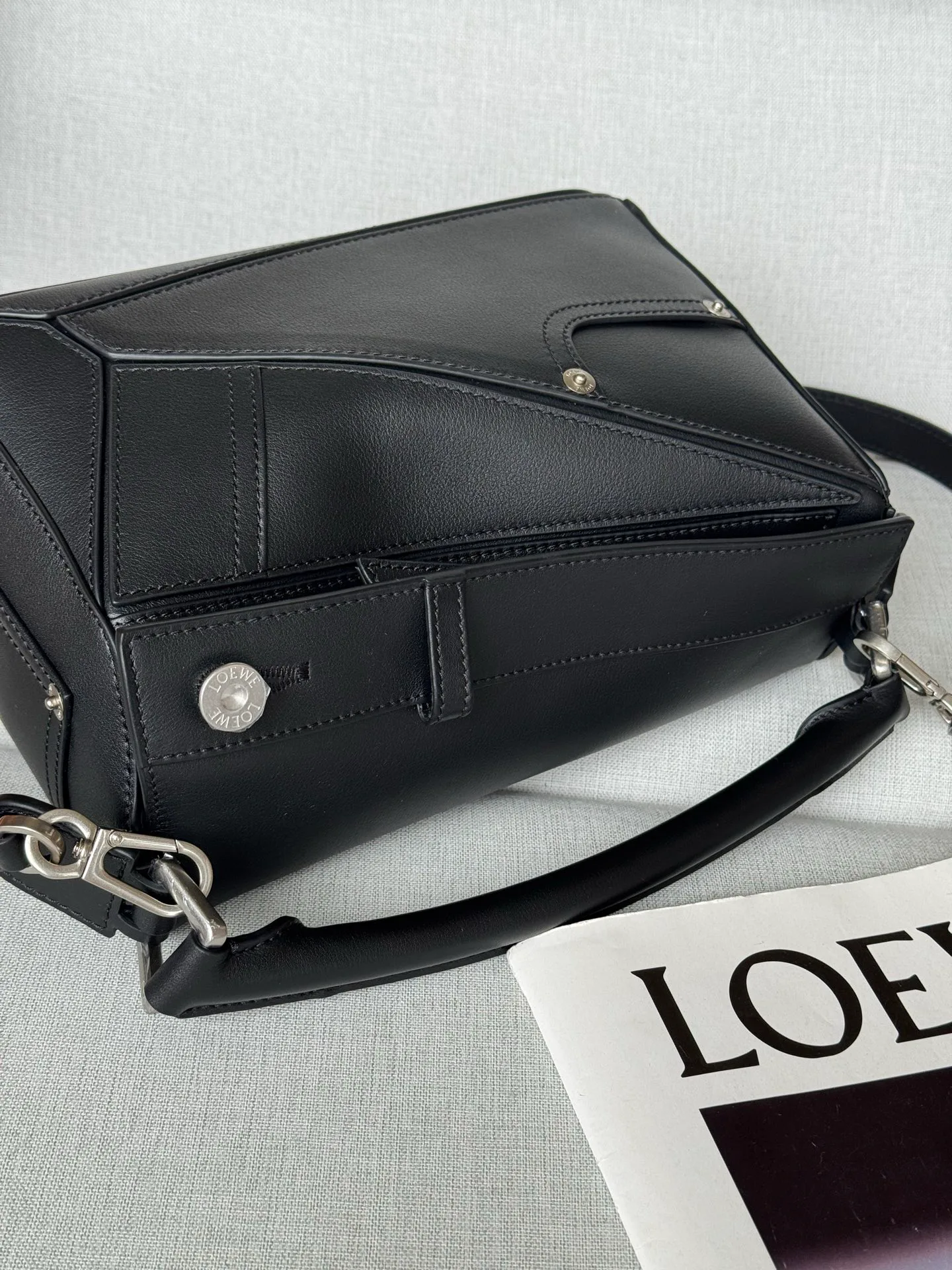 Women's Classic Handbags LOEWE 17937889