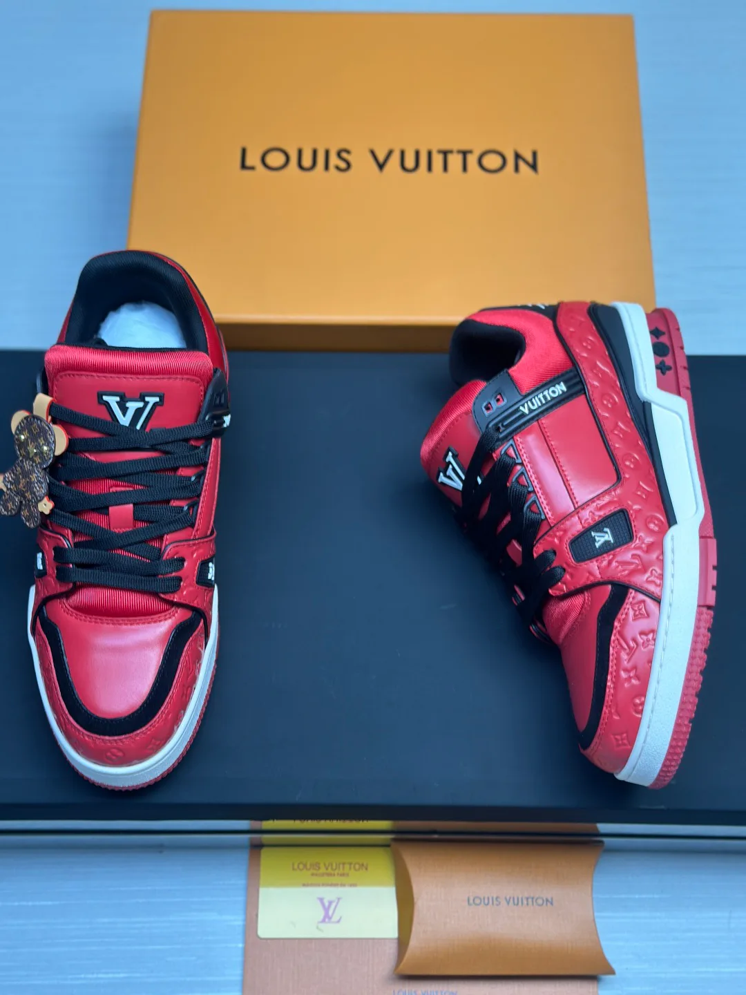 Women's Sneakers LOUIS VUITTON 18011576