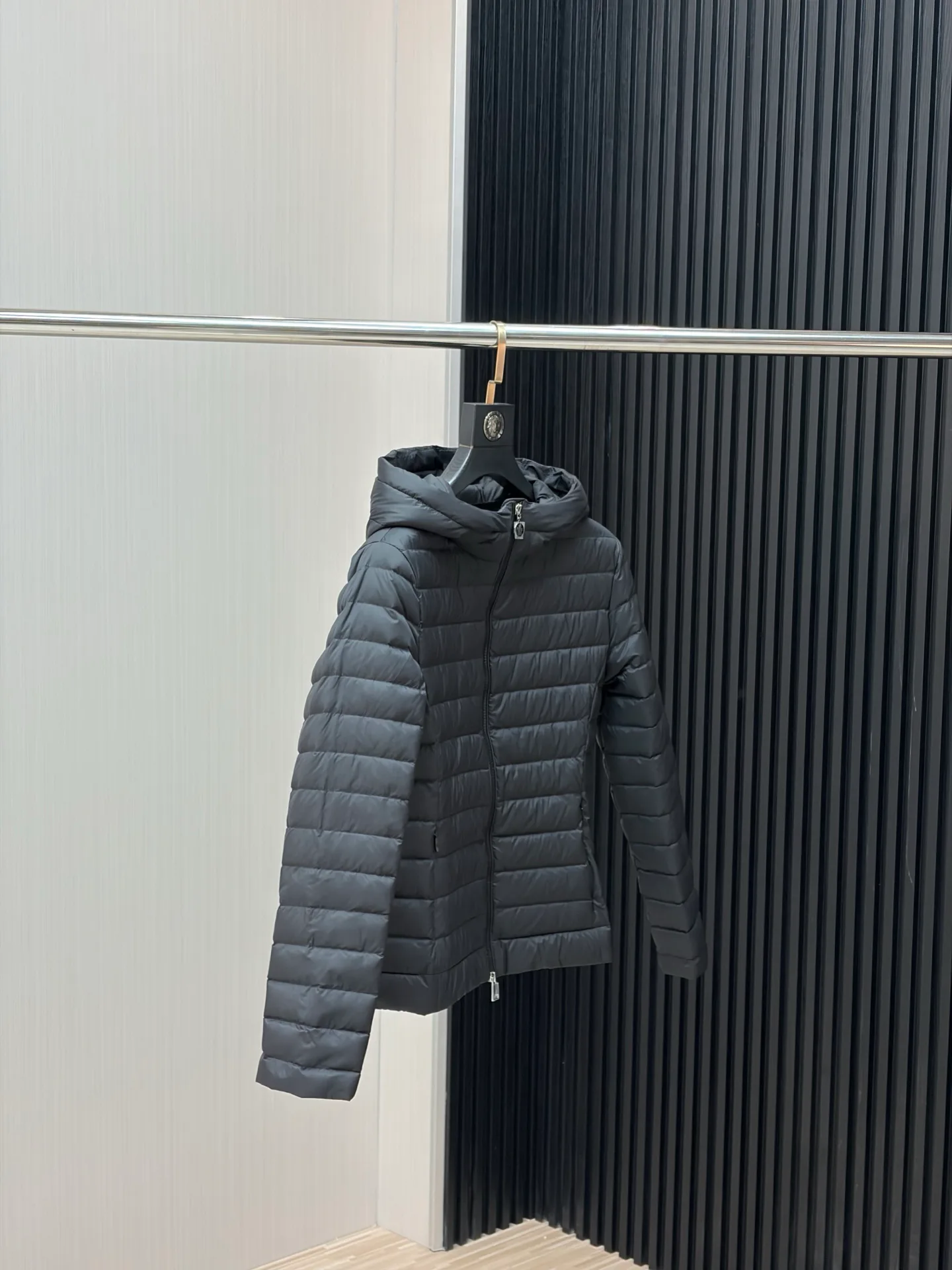 Men's Jackets And Down Jackets MONCLER 17908042
