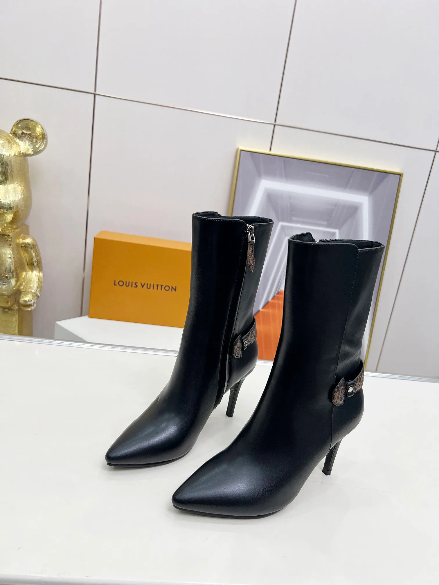 Women's Booties LOUIS VUITTON 18362255