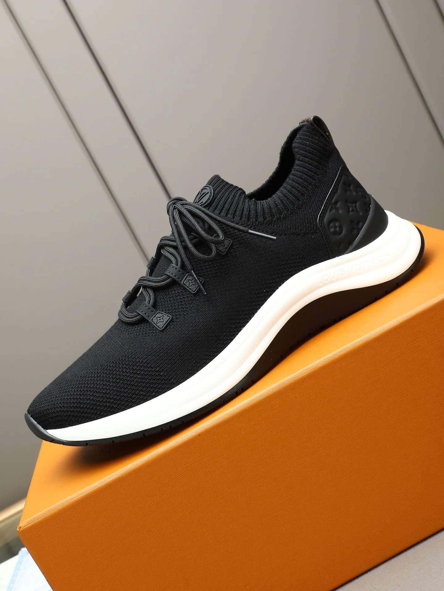Men's Sneakers LOUIS VUITTON 17947265