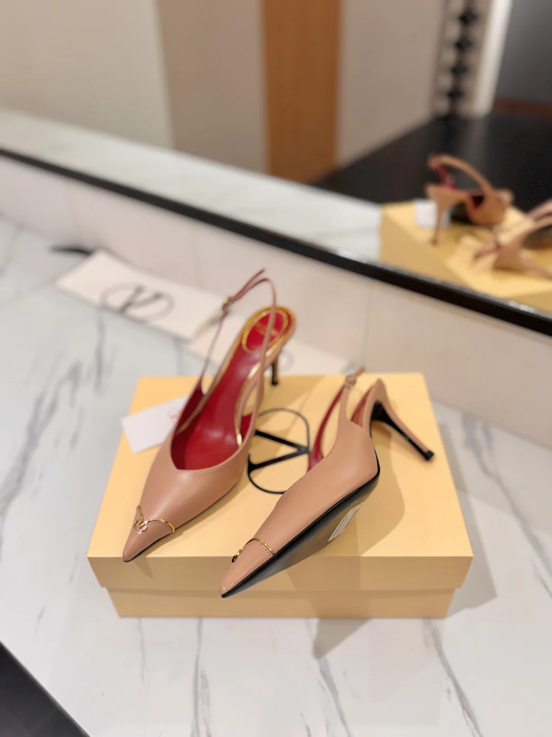 Women's Open-Toe Sandals VALENTINO 18134956