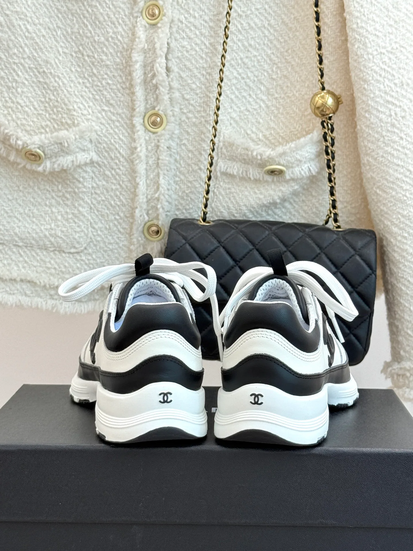 Women's Sneakers CHANEL 17856168
