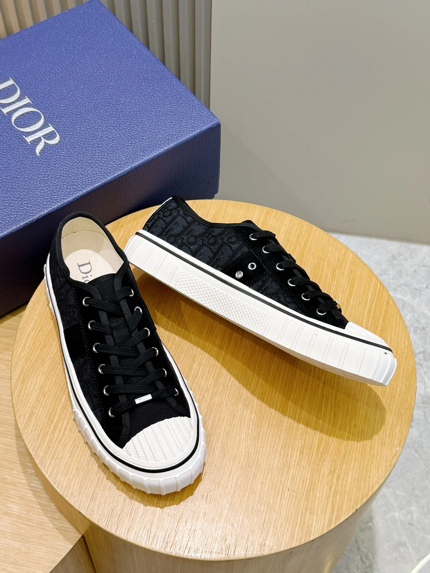 Men's Sneakers CHRISTIAN DIOR 18101564