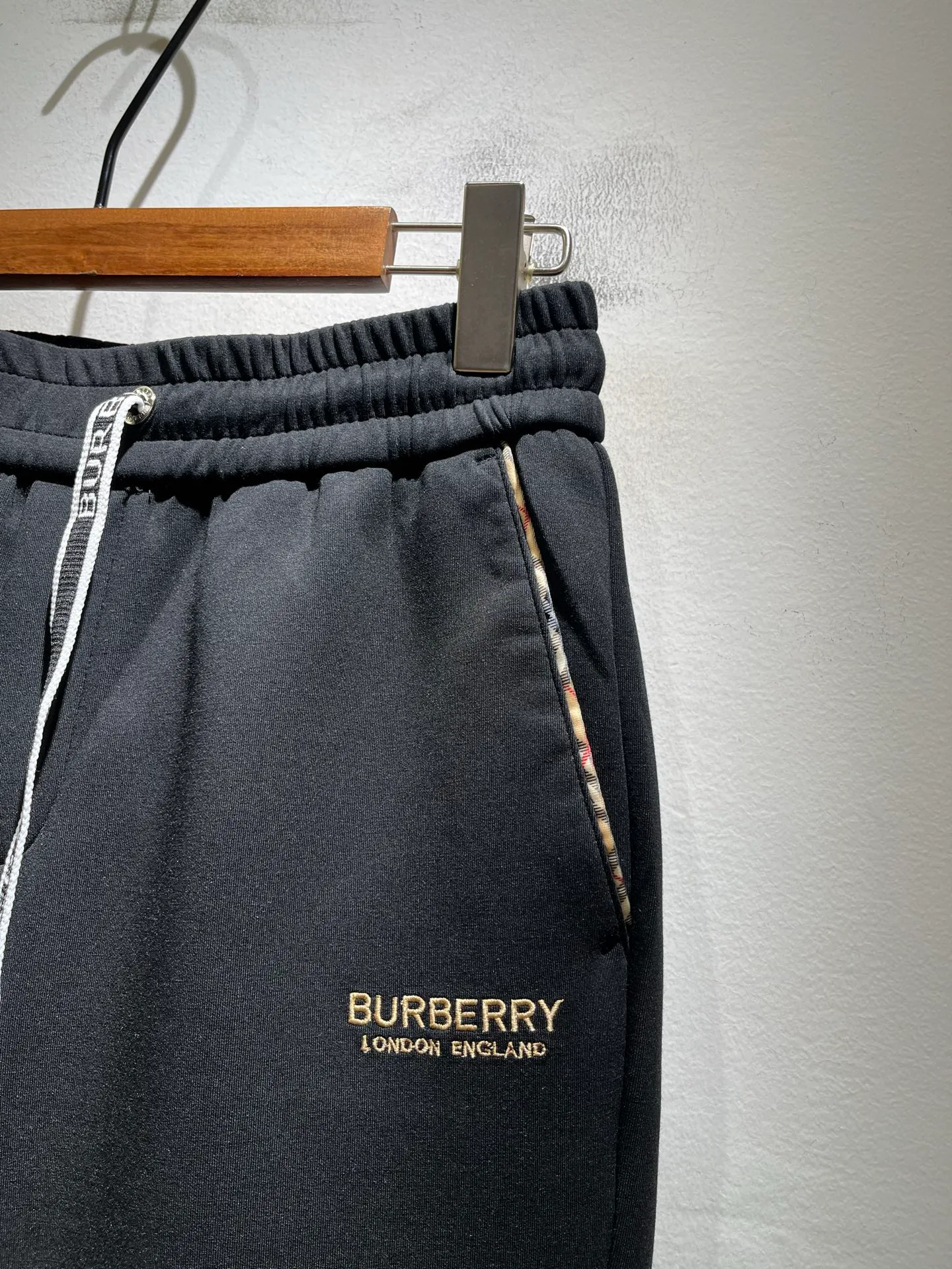 Men's Trousers BURBERRY 18343125