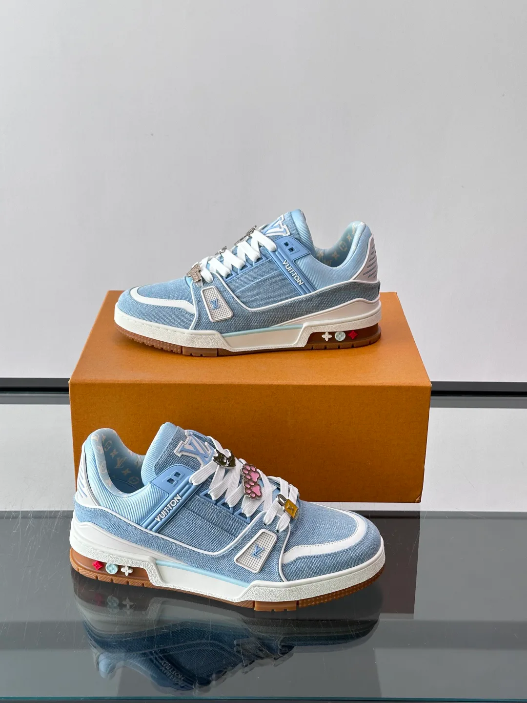 Men's Sneakers LOUIS VUITTON 18102715