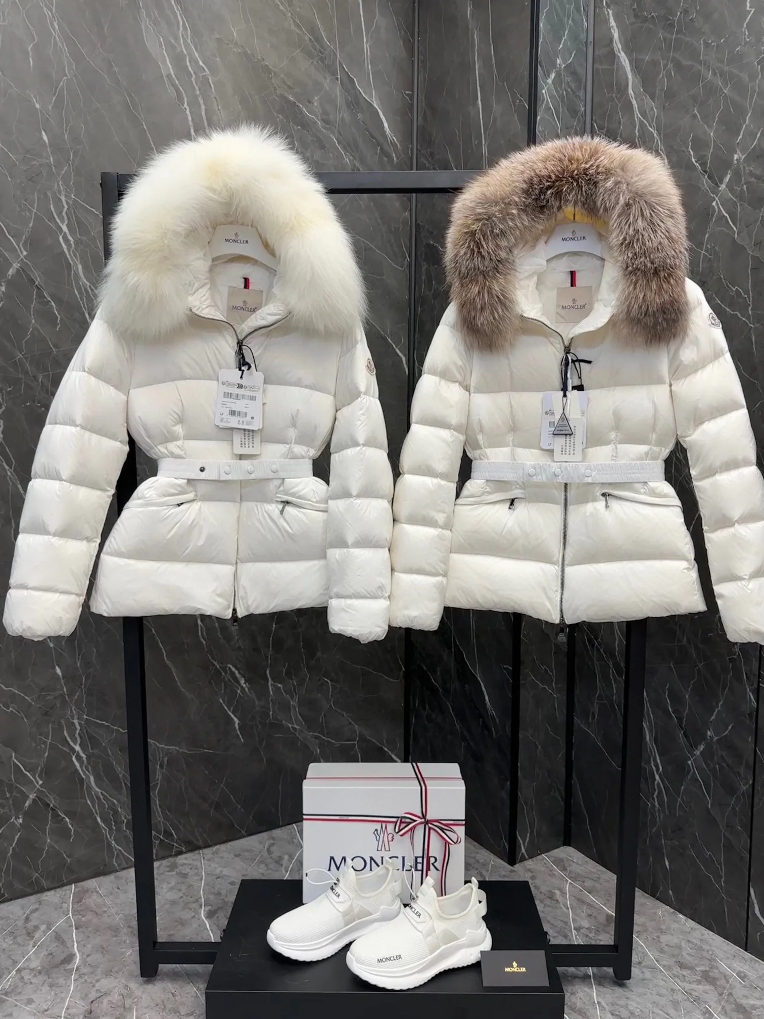 Women's Jackets And Down Jackets MONCLER 18130061