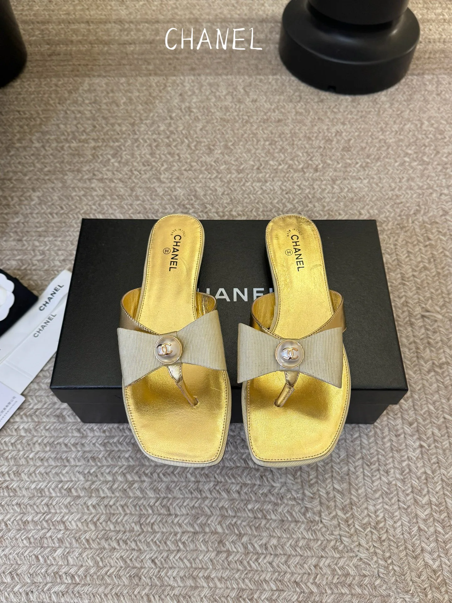 Women's Flip-Flops CHANEL 17220371