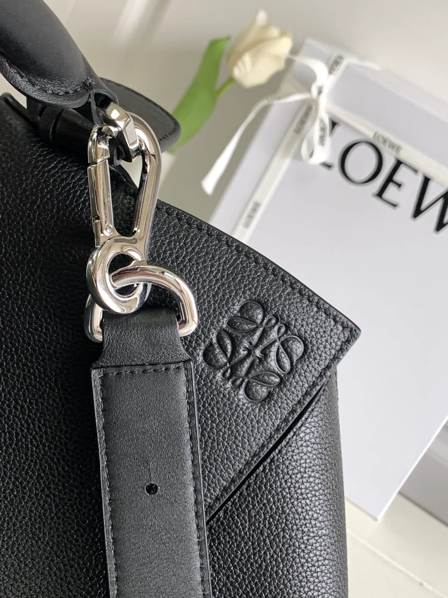 Women's Classic Handbags LOEWE 18030356