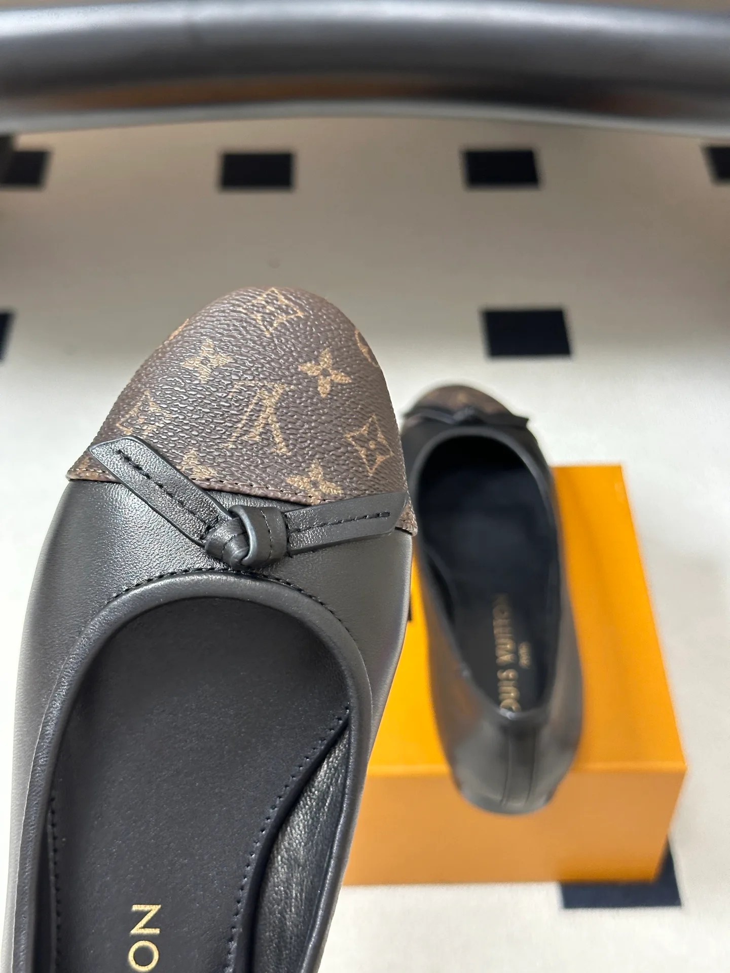 Women's Ballet Flats LOUIS VUITTON 18049403