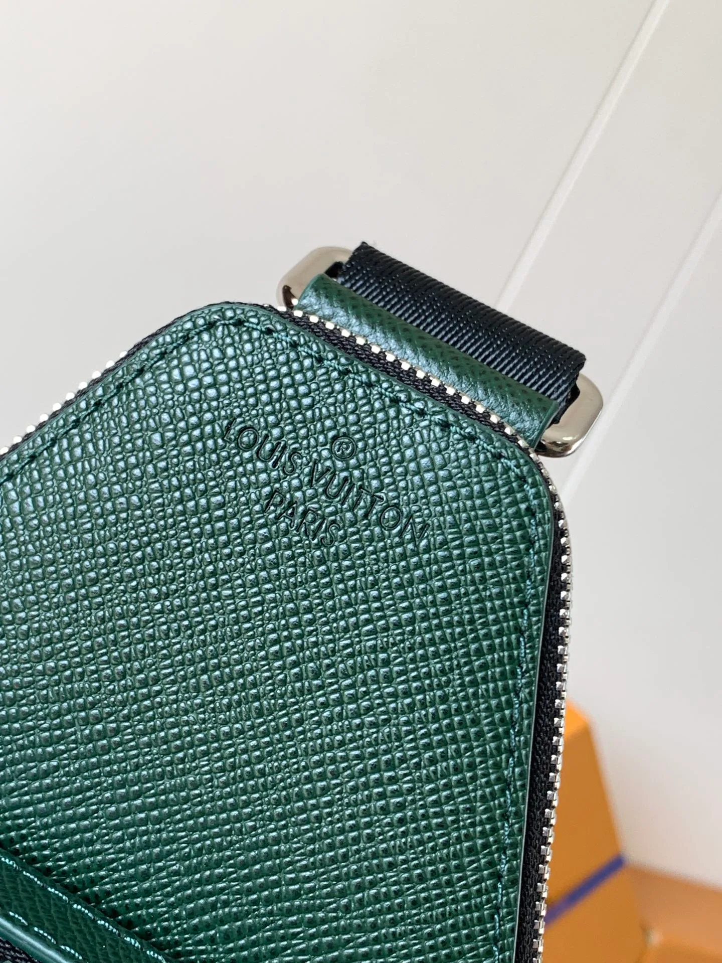 Women's Shoulder Bags LOUIS VUITTON 17948725