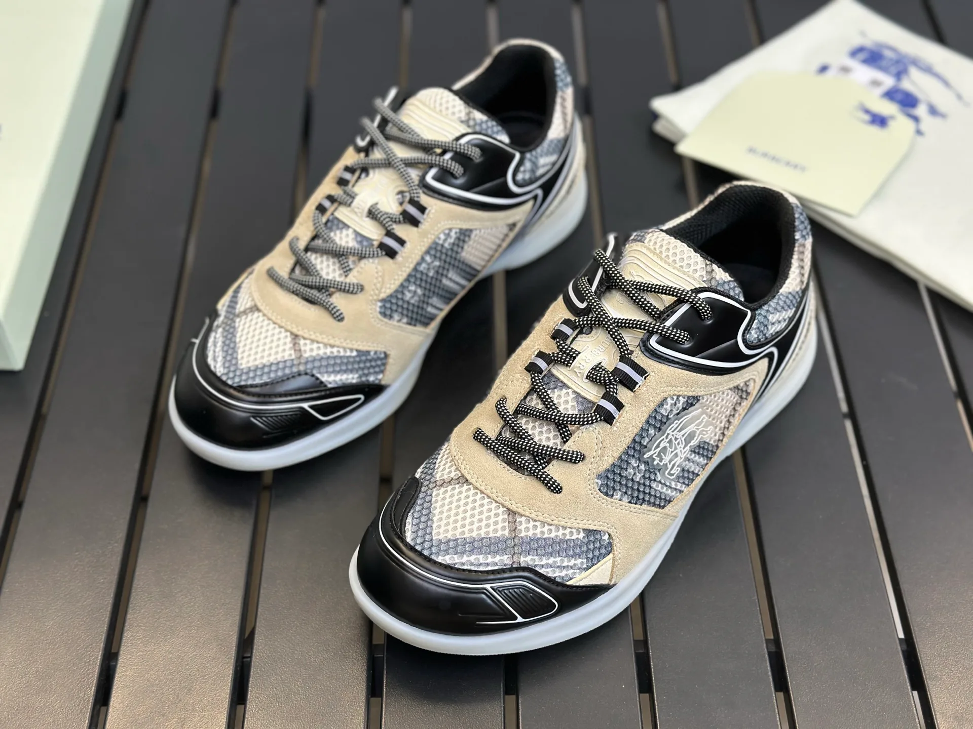 Men's Sneakers BURBERRY 17420353