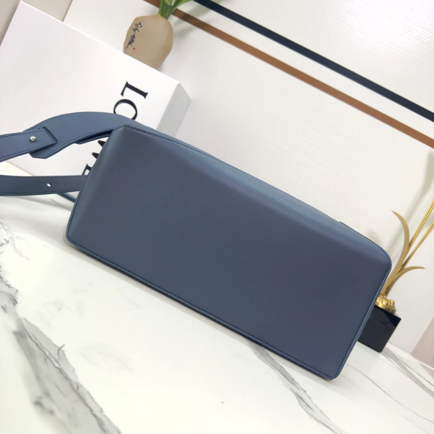 Women's Classic Handbags LOEWE 18030370