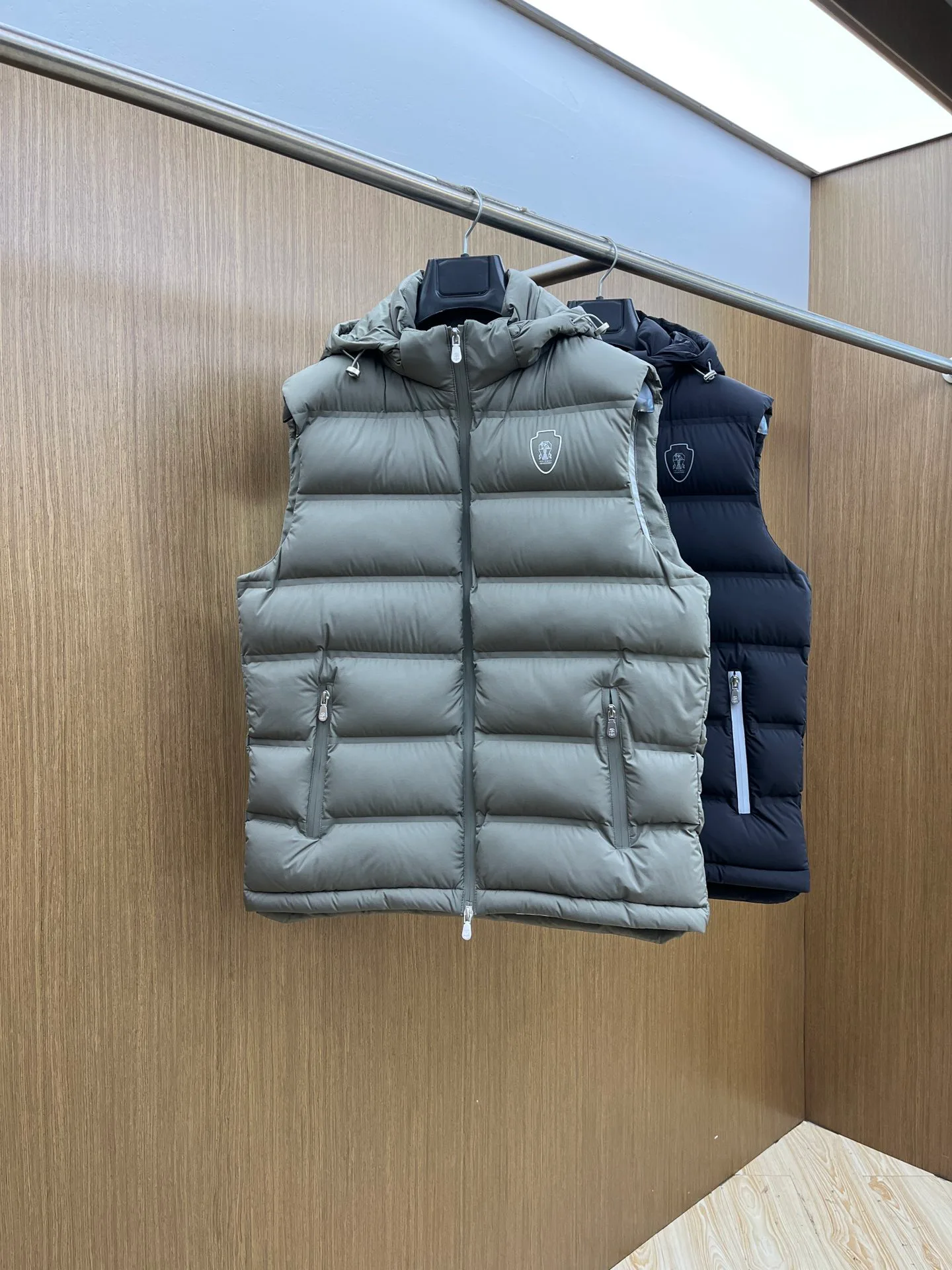 Men's Vests BRUNELLO CUCINELLI 18194607