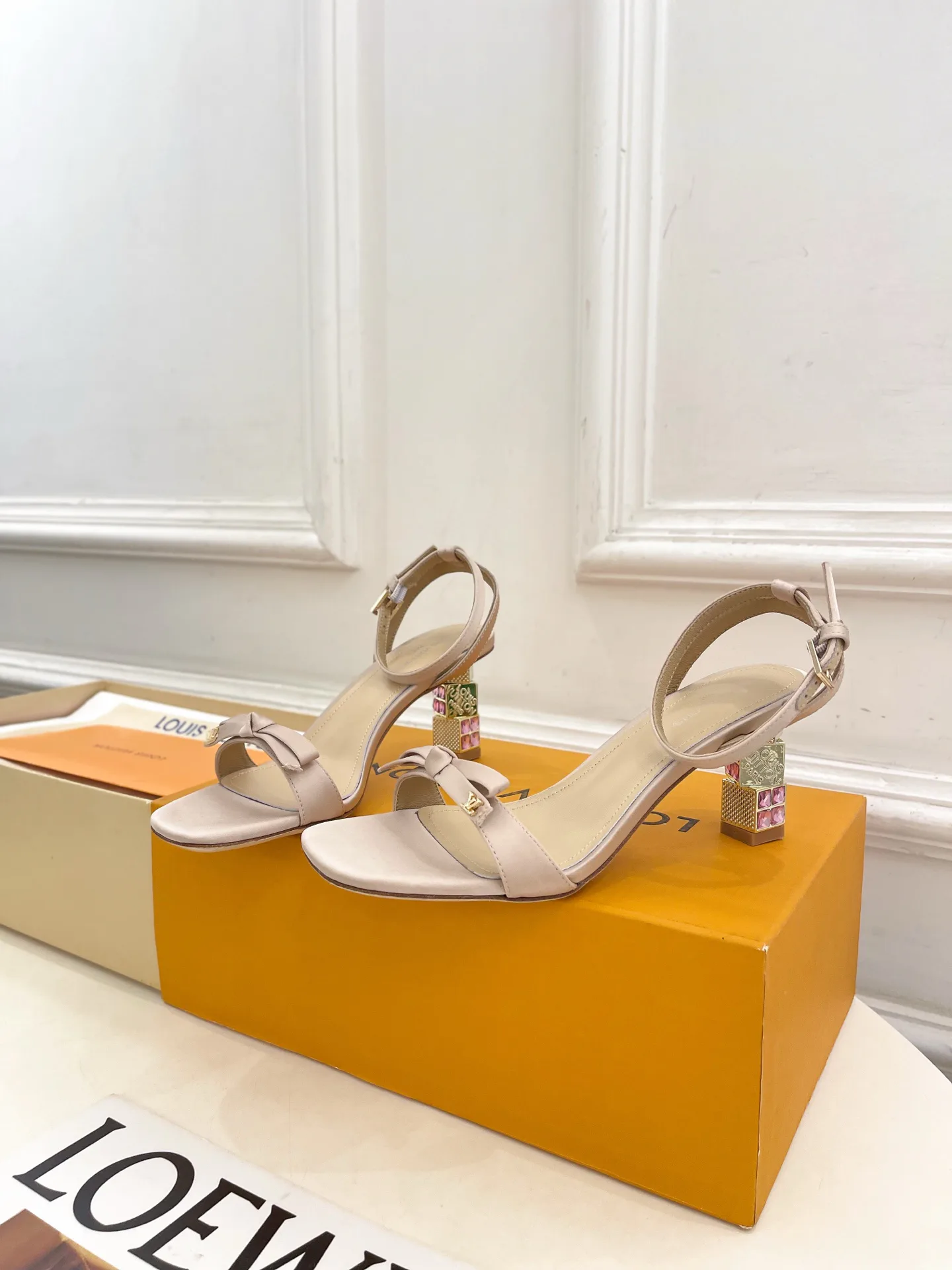 Women's Open-Toe Sandals LOUIS VUITTON 18034967