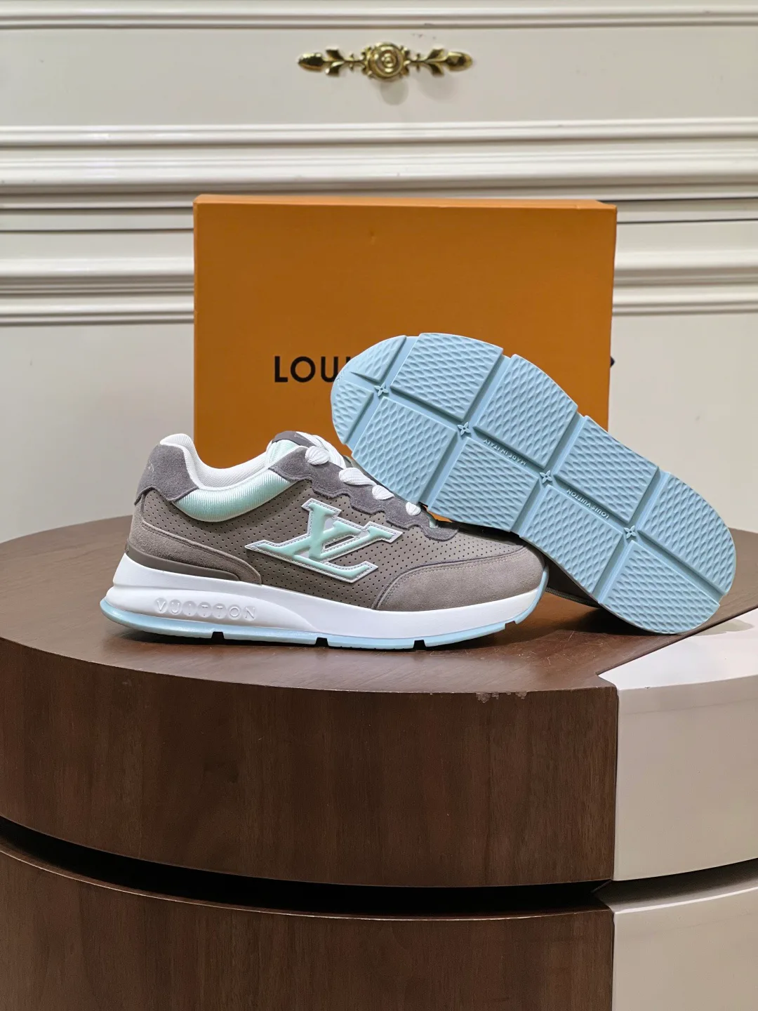 Men's Sneakers LOUIS VUITTON 17460372