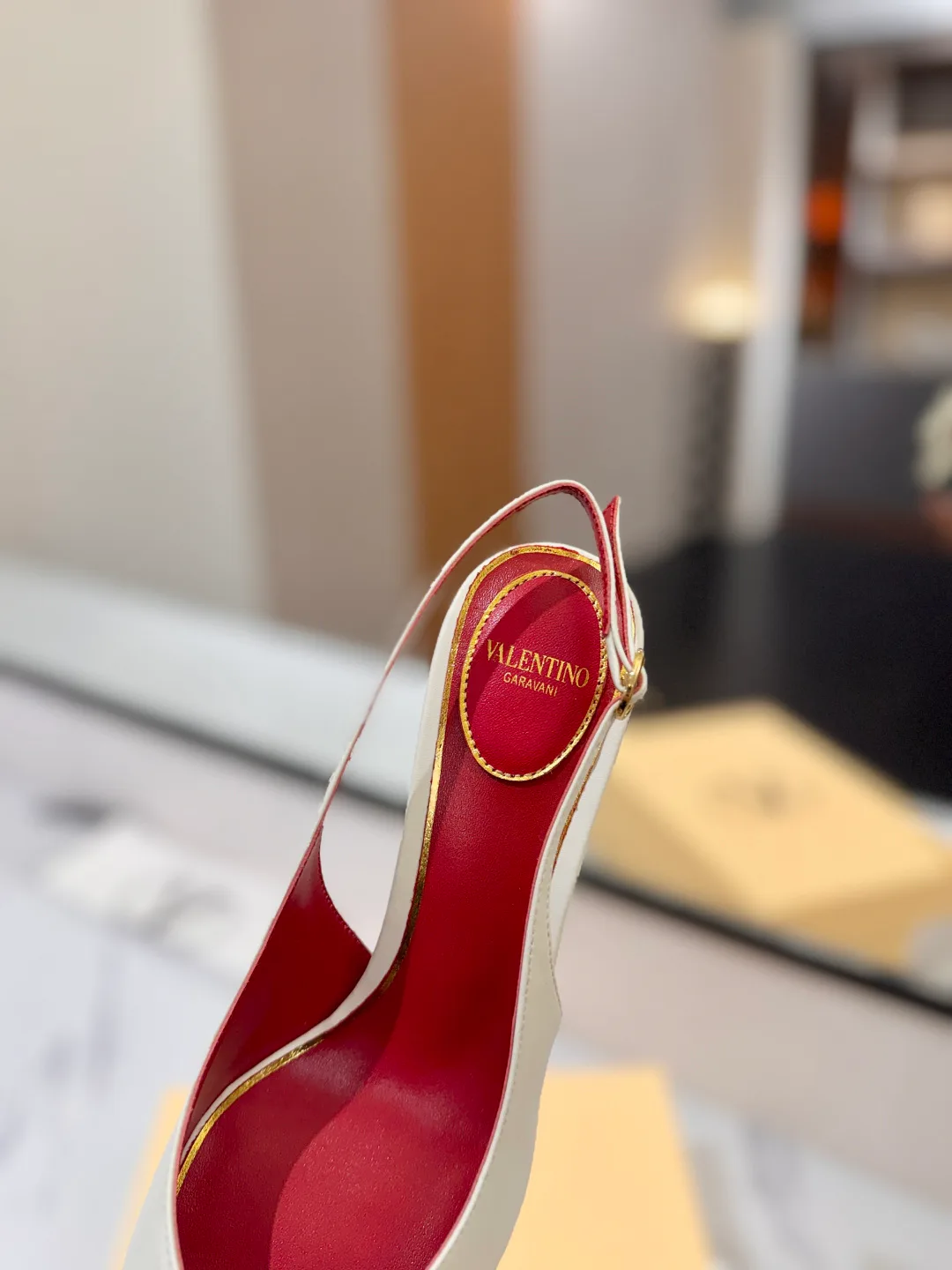 Women's Open-Toe Sandals VALENTINO 18134958