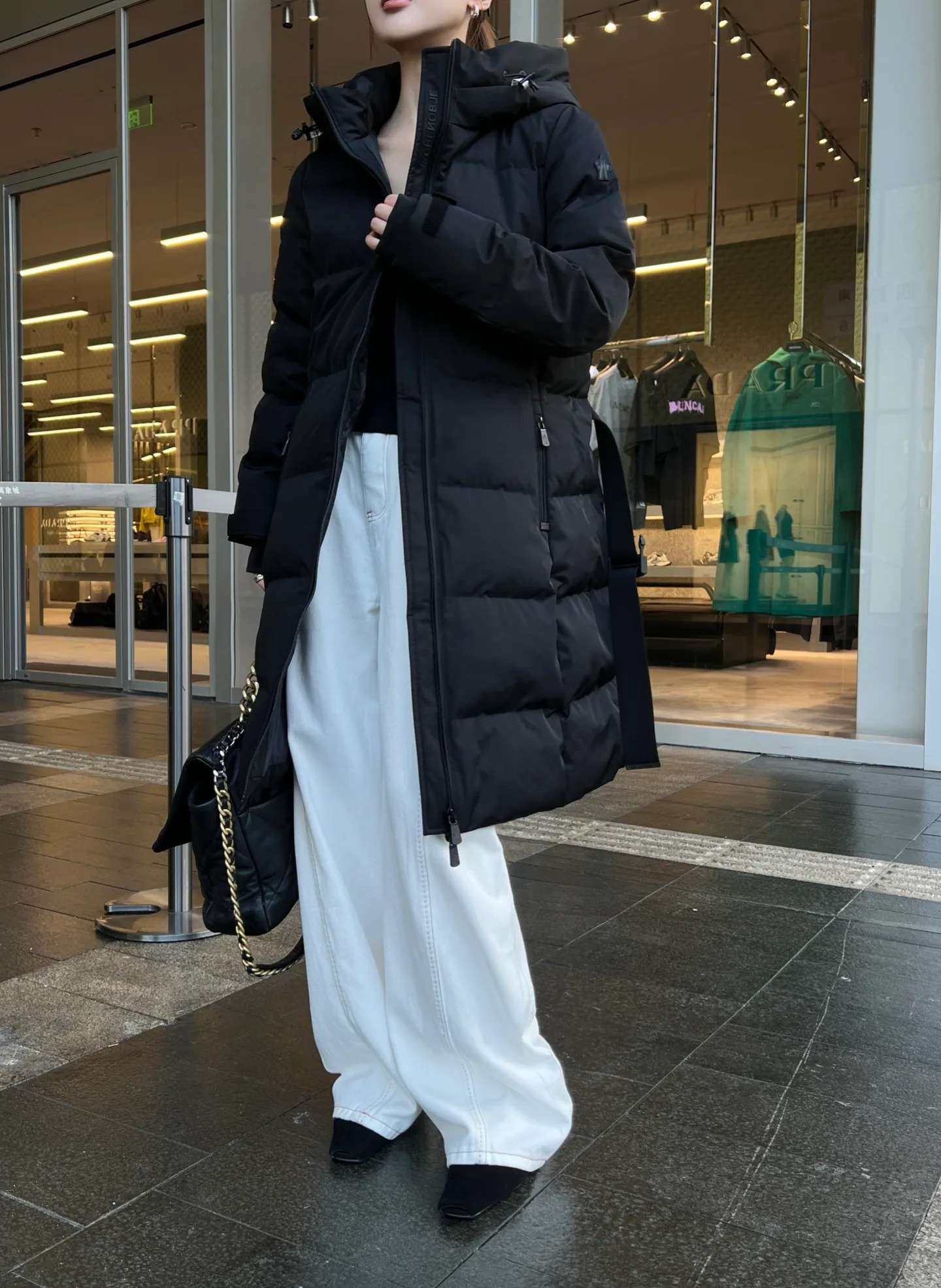 Women's Jackets And Down Jackets MONCLER 18402390
