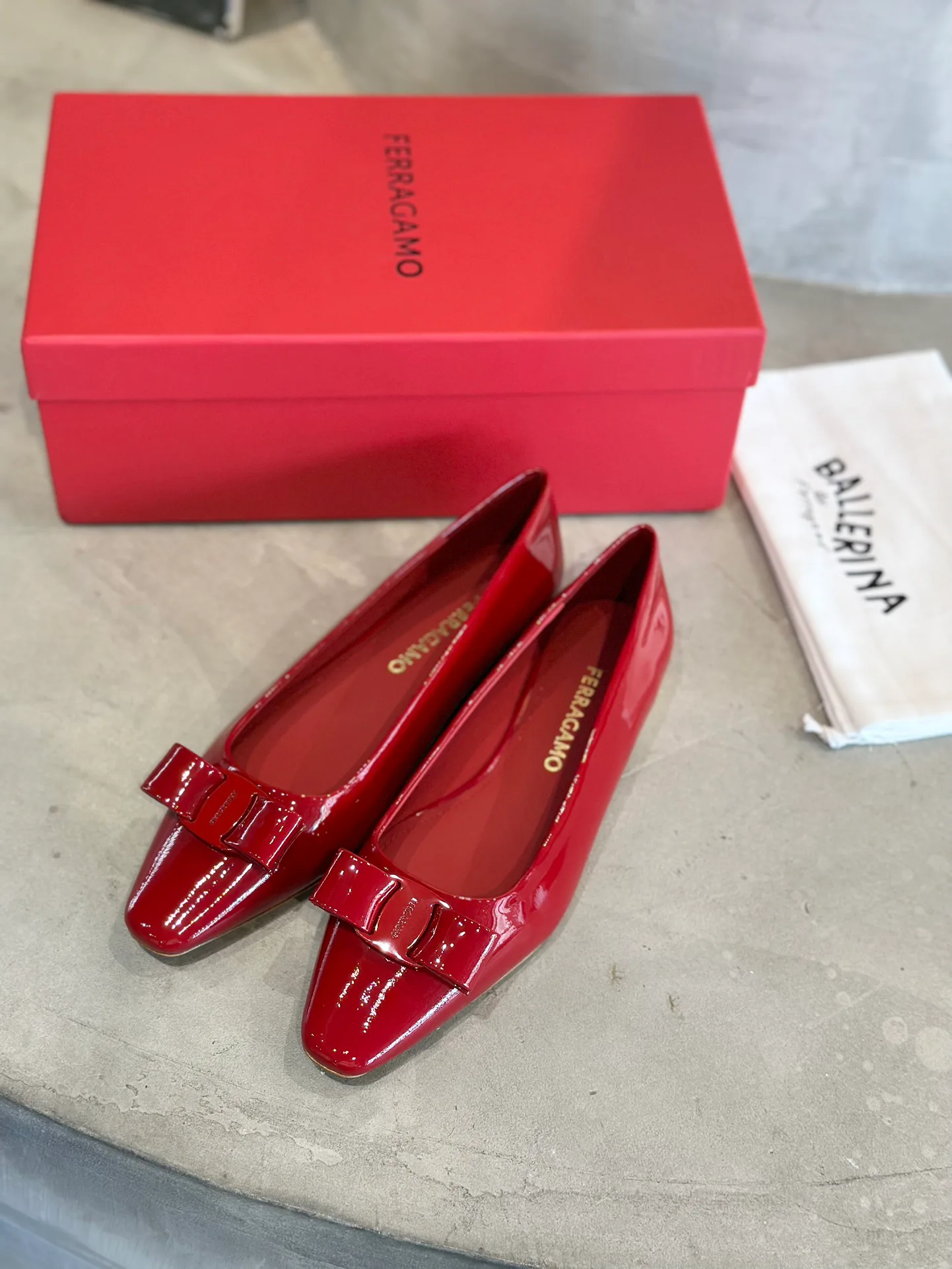 Women's Ballet Flats SALVATORE FERRAGAMO 18531764