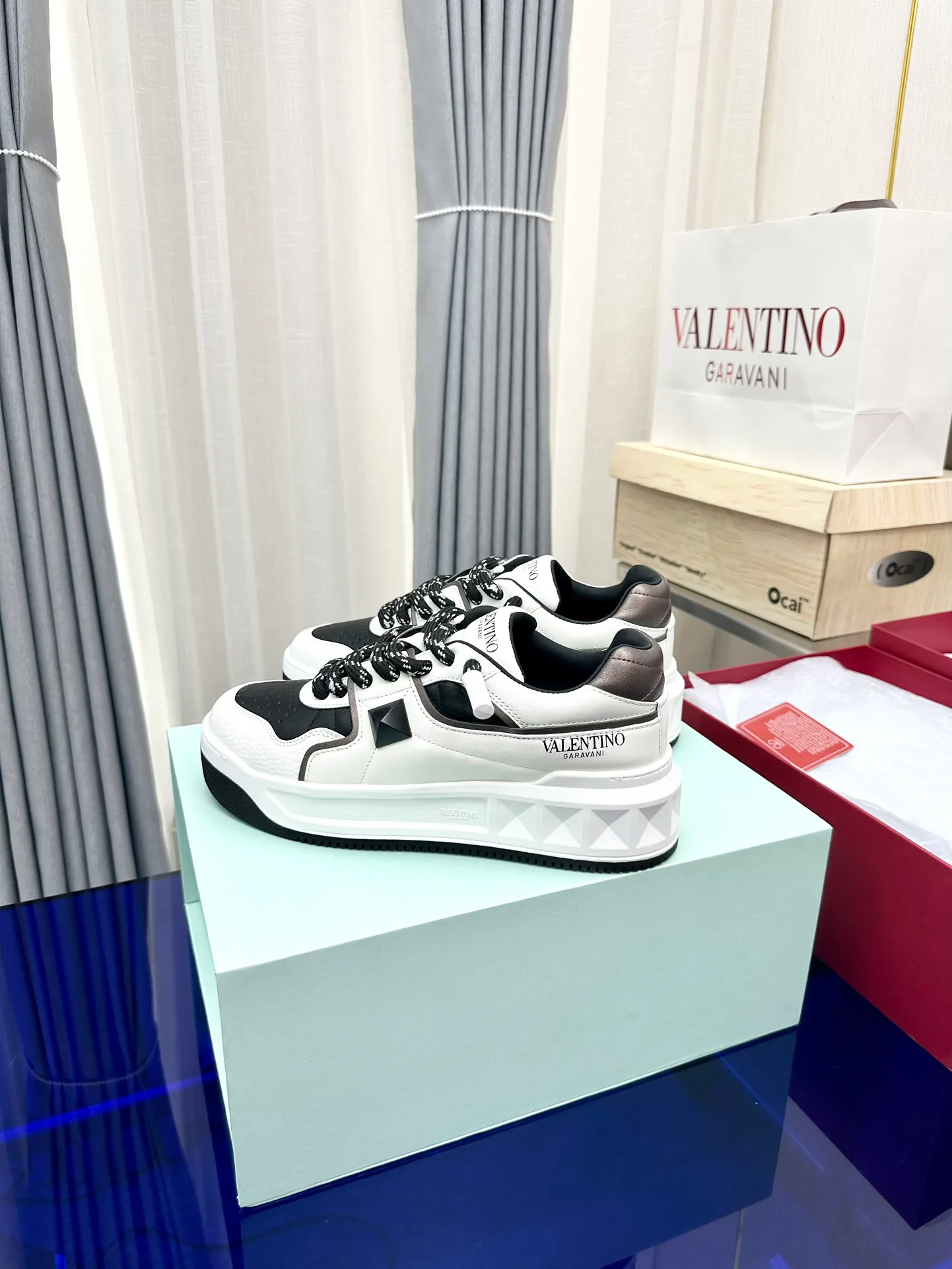 Women's Sneakers VALENTINO 17948614