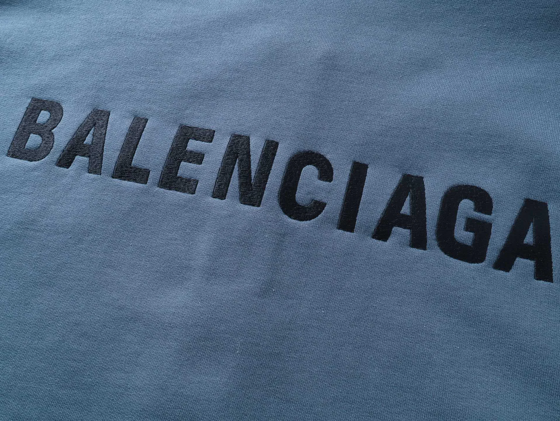 Men's Sweatshirts And Hoodies BALENCIAGA 18128409