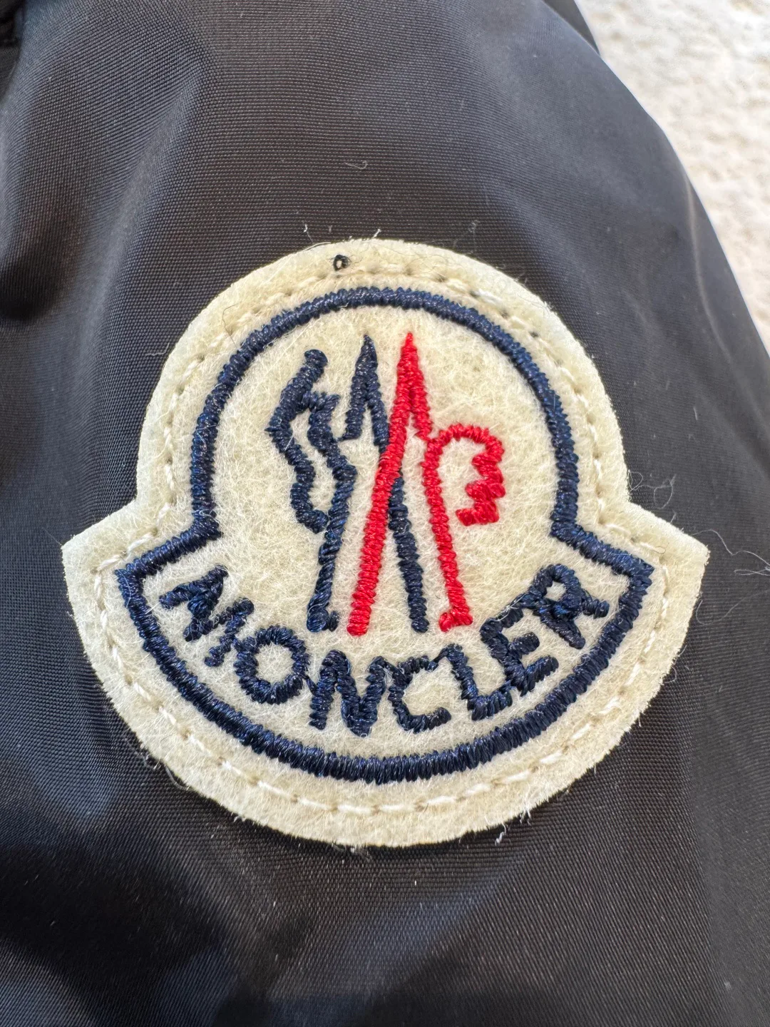 Women's Jackets And Down Jackets MONCLER 18189304