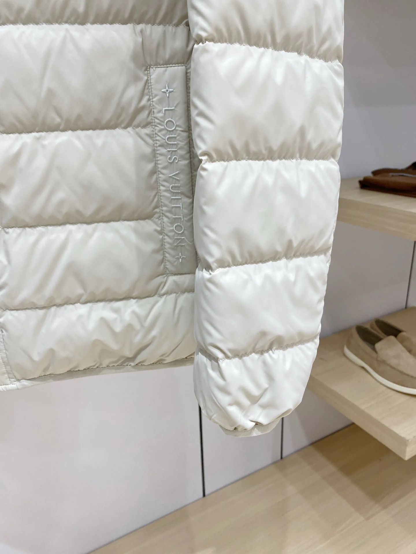 Women's Jackets And Down Jackets LOUIS VUITTON 18284790