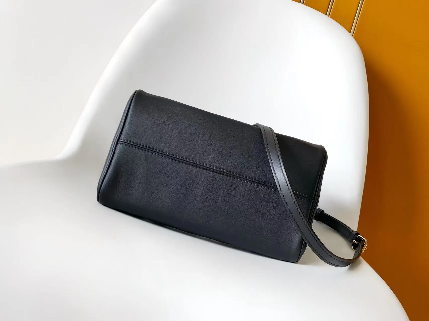 Women's Classic Handbags LOUIS VUITTON 18342253
