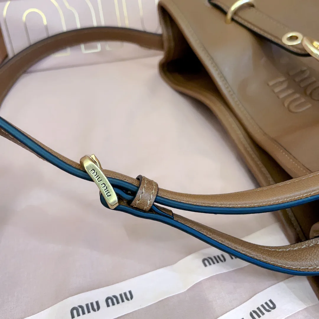 Классические Сумки Женские Miu Miu 18602509